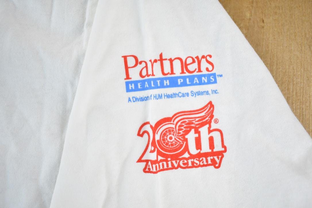 Vintage 1990s Partners Health Plans Souvenir Single Stitch American Flag Style Graphic Print T-Shirt / Vintage Streetwear / Vacation Tee