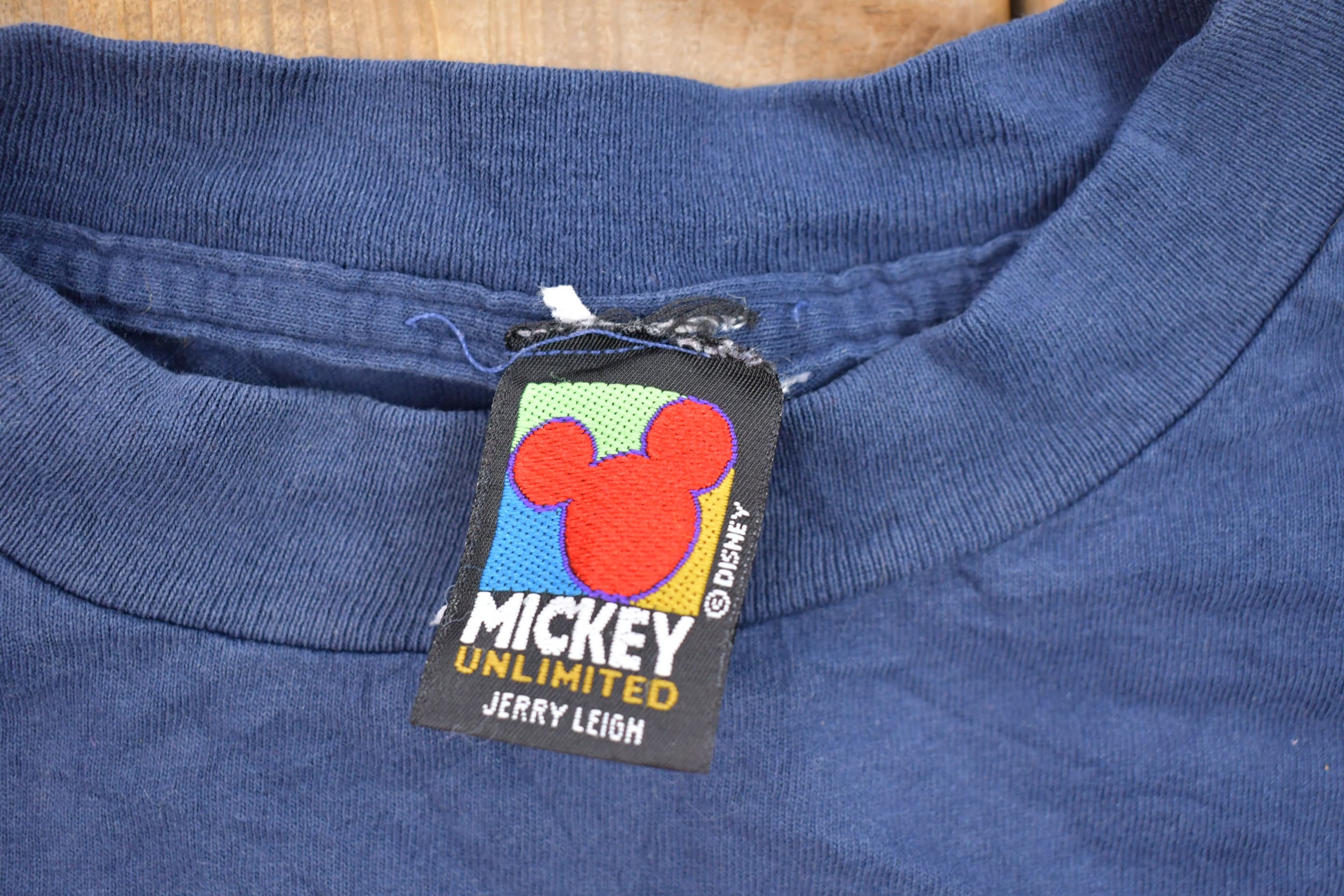 Vintage 1990s Mickey Mouse Yachts Club Graphic T-Shirt