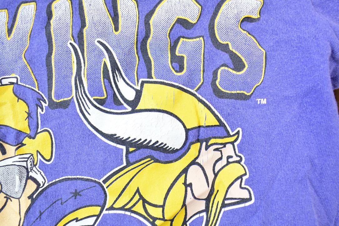 Vintage 1990s Youth Minnesota Vikings Flintstones NFL Graphic T-Shirt