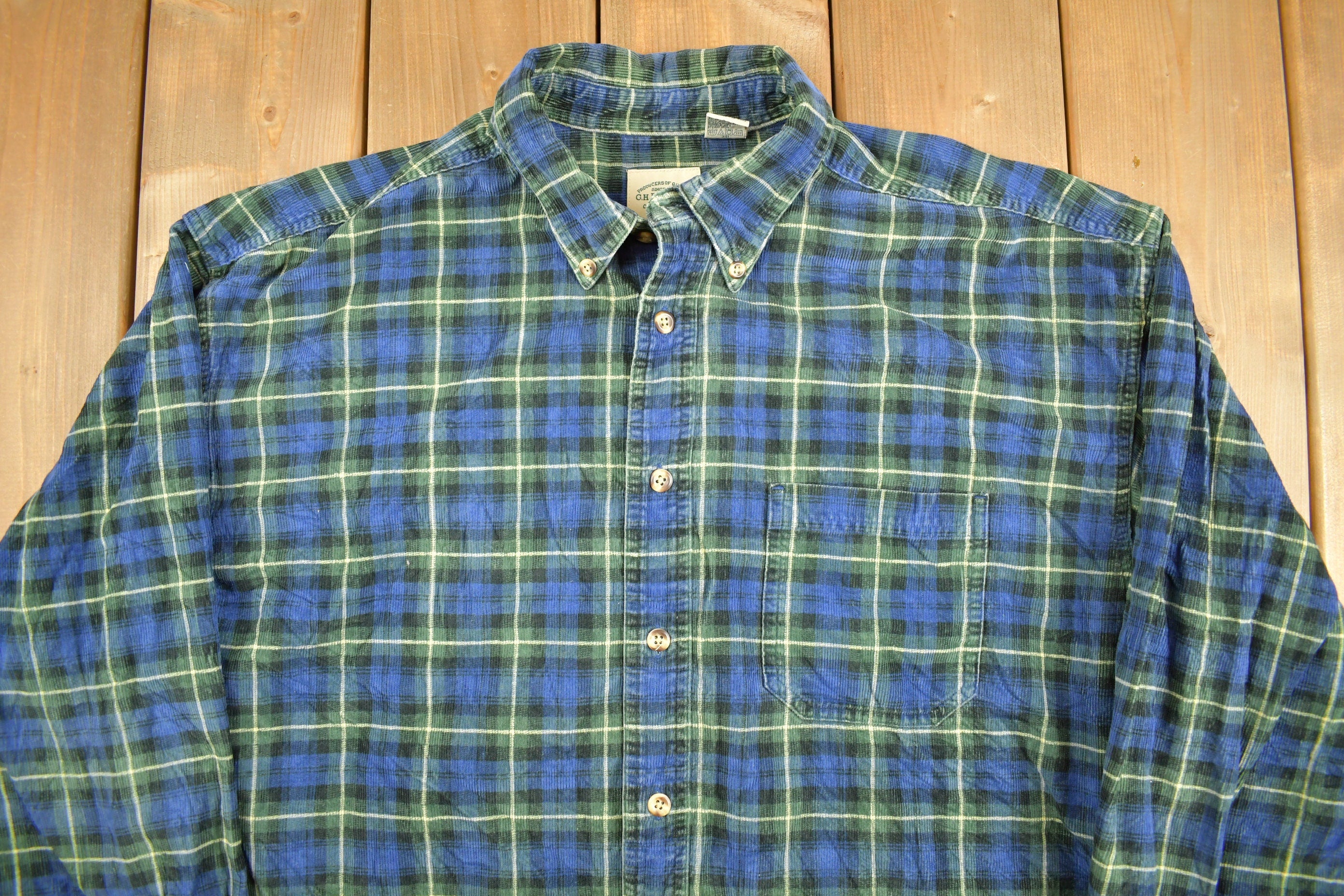 Vintage 1990s G. H. Bass & Co Plaid Flannel Button Up Shirt