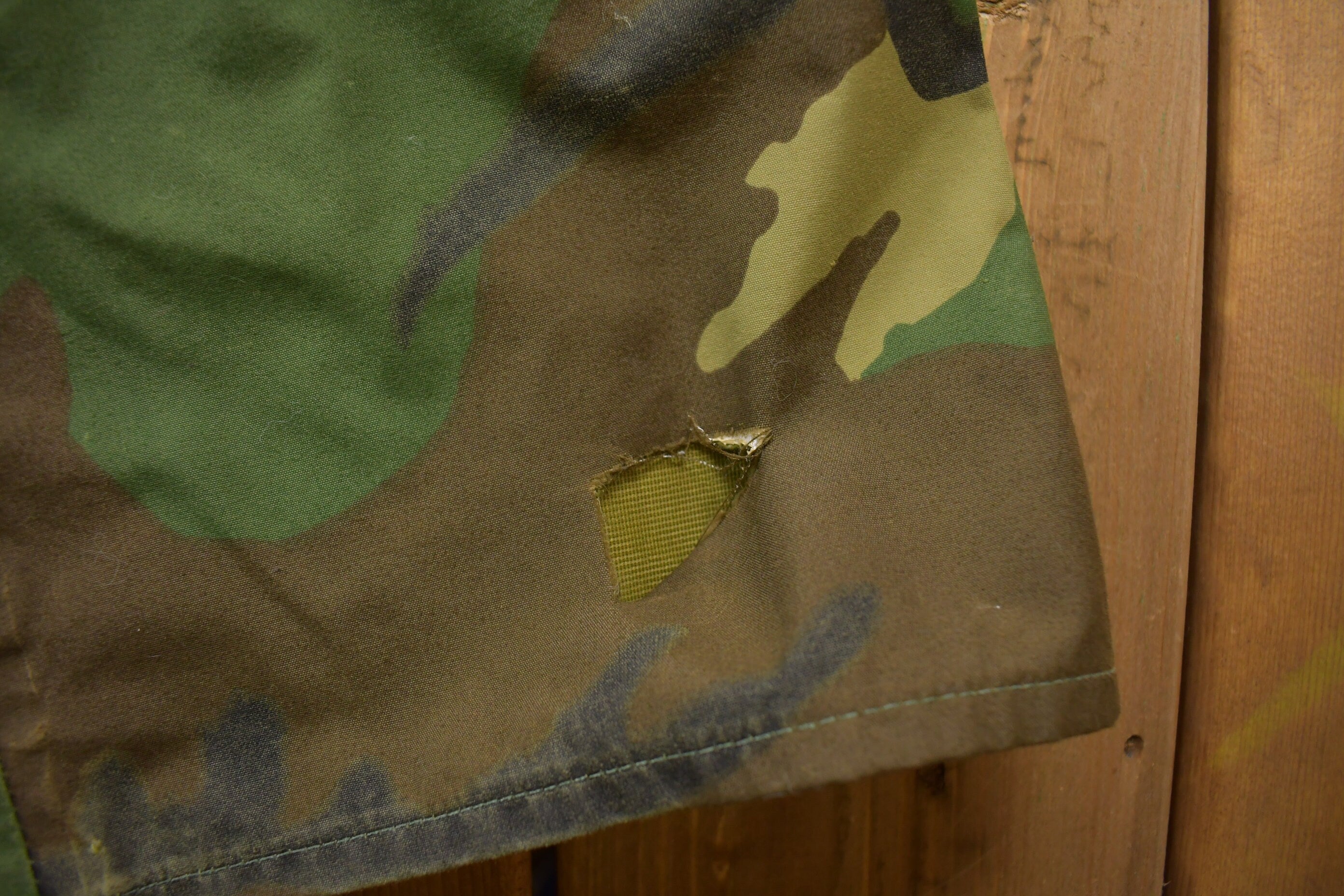 Vintage 2001 Army Military Camouflage Nylon Windbreaker Pants Size 26 x 29