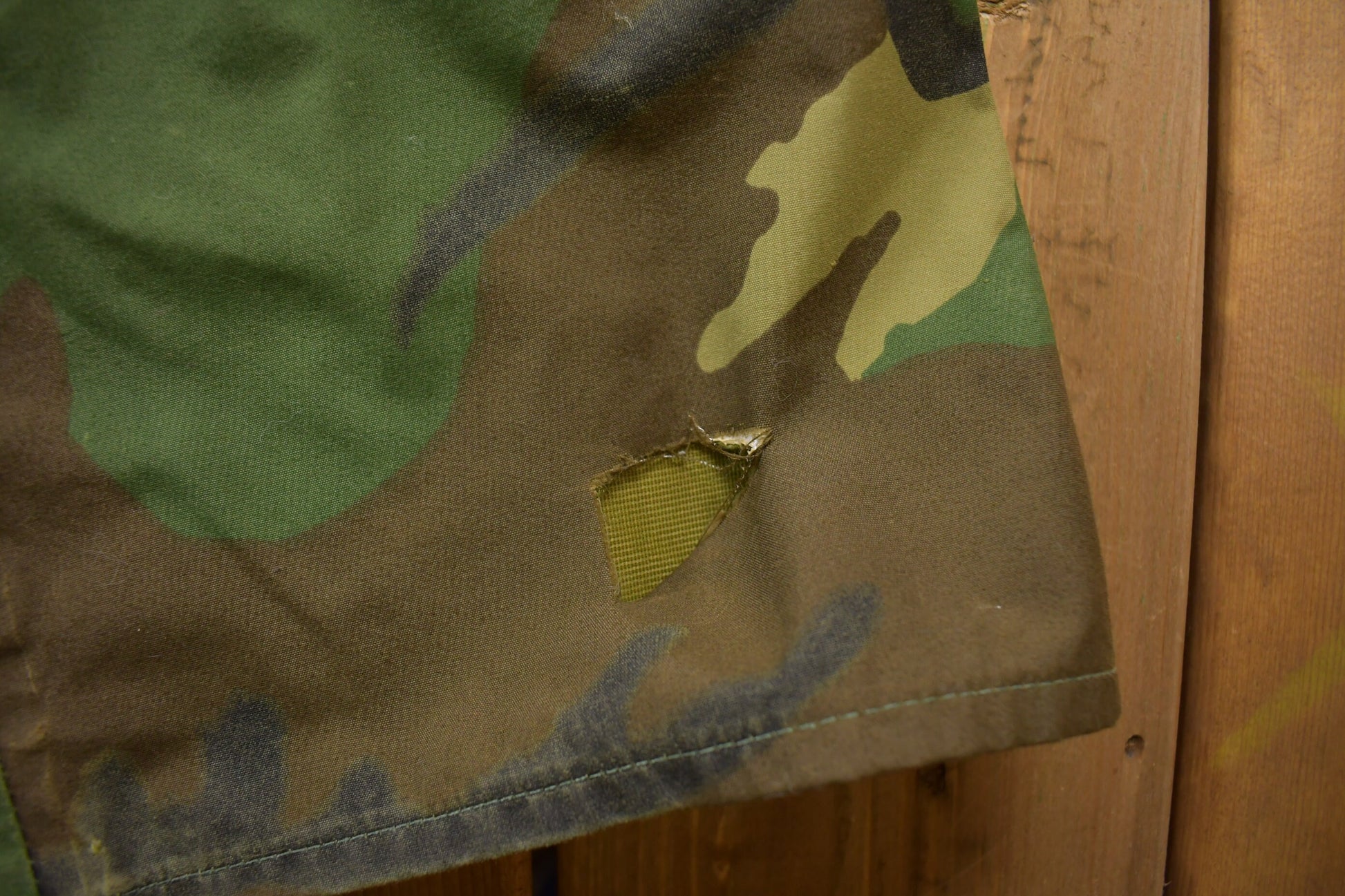 Vintage 2001 Army Military Camouflage Nylon Windbreaker Pants Size 26 x 29