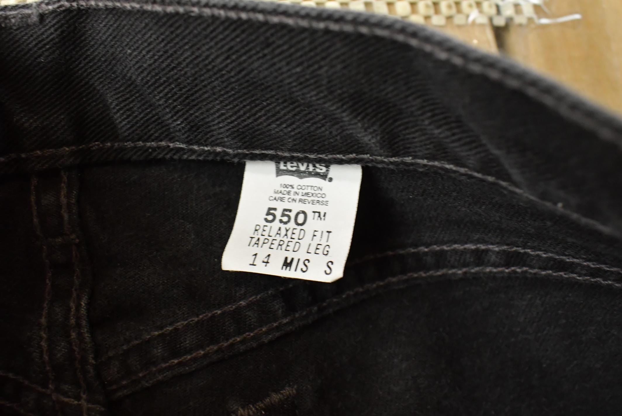 Vintage 1990s Levi's 550 Relaxed Tapered Black Denim Jeans Women's 31 x 27 / 90s Denim / Faded Jeans / Streetwear