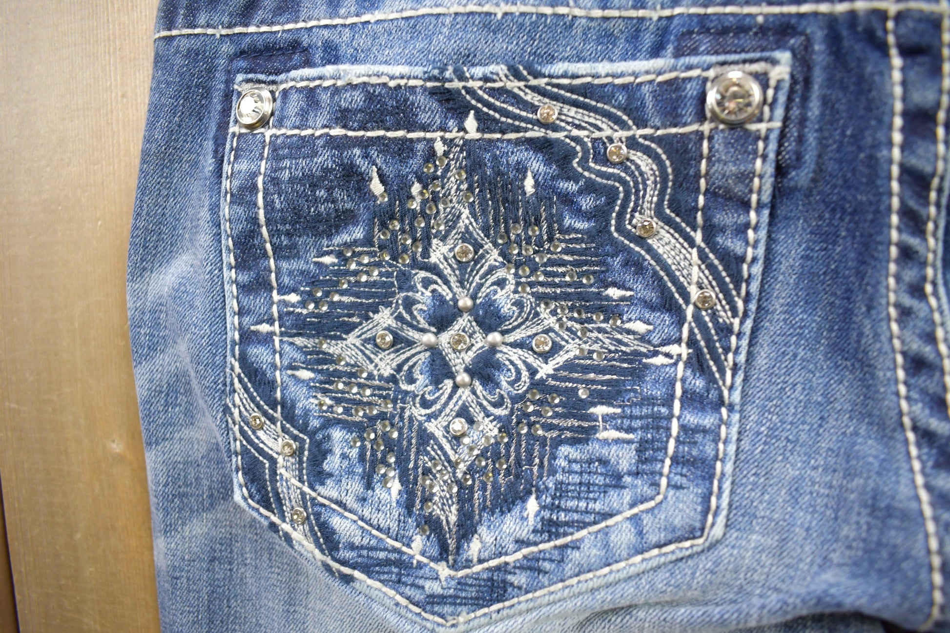 Vintage Y2K Miss Me Bedazzled Low Rise Jeans Size 26x34