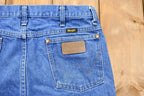 Vintage Early 1990s Wrangler Light Wash Relaxed Straight Leg Jeans