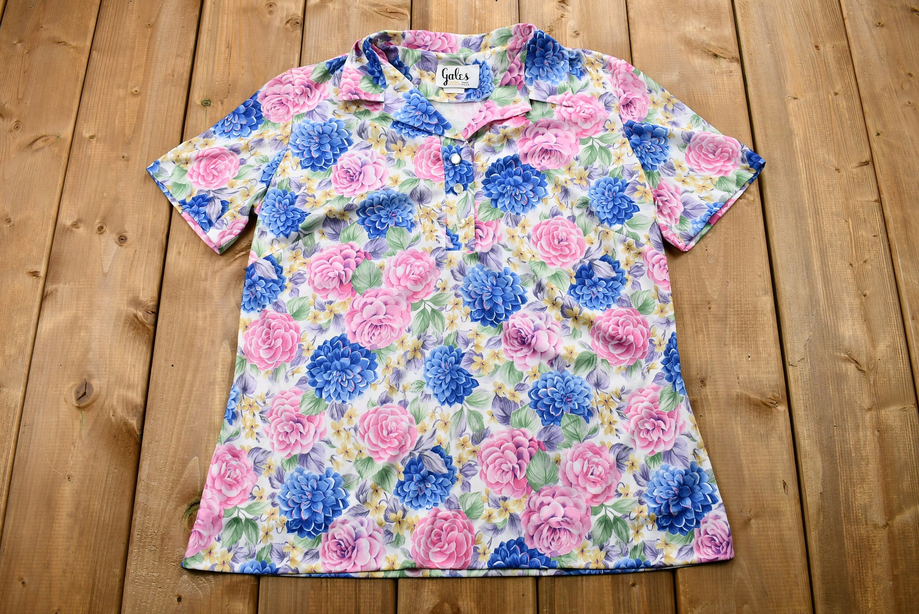 Vintage Late 1960s Floral Polyester Quarter-Button Up Short Sleeve Blouse