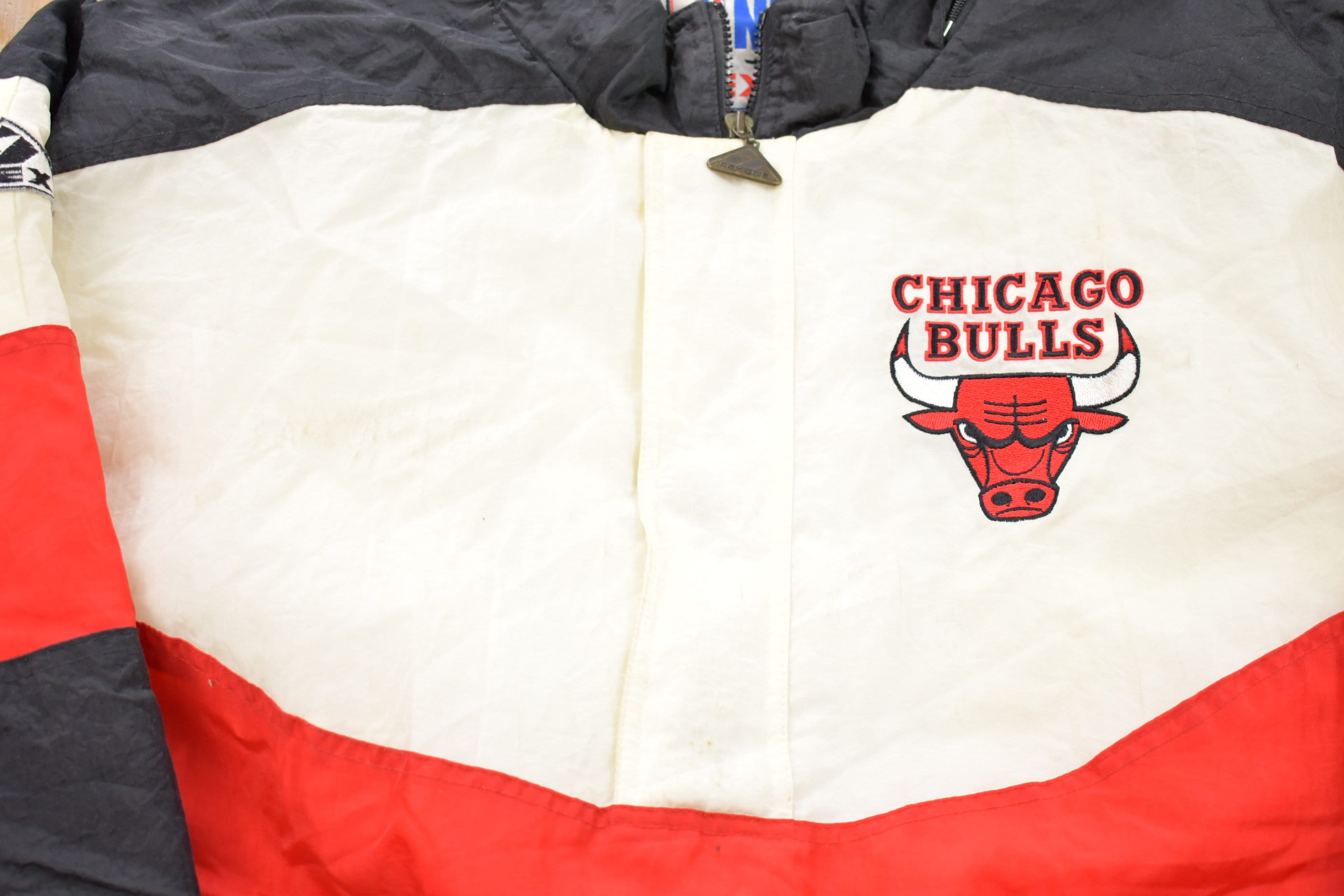Vintage 1980s Chicago Bulls NBA Apex One Full Zip Puffer Jacket