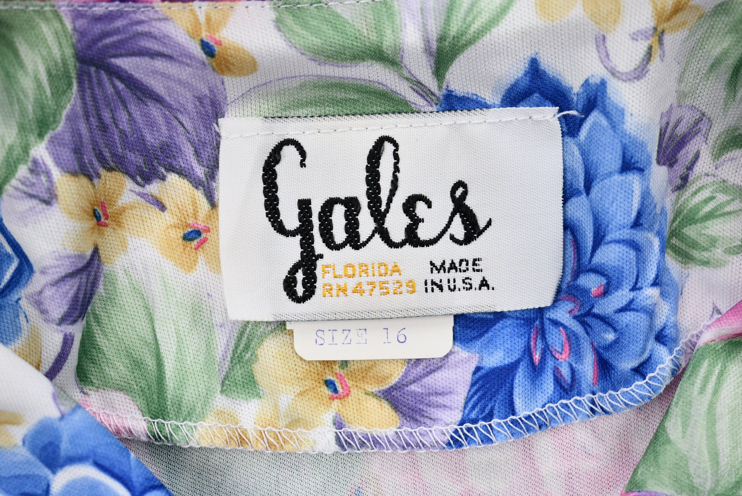 Vintage Late 1960s Floral Polyester Quarter-Button Up Short Sleeve Blouse