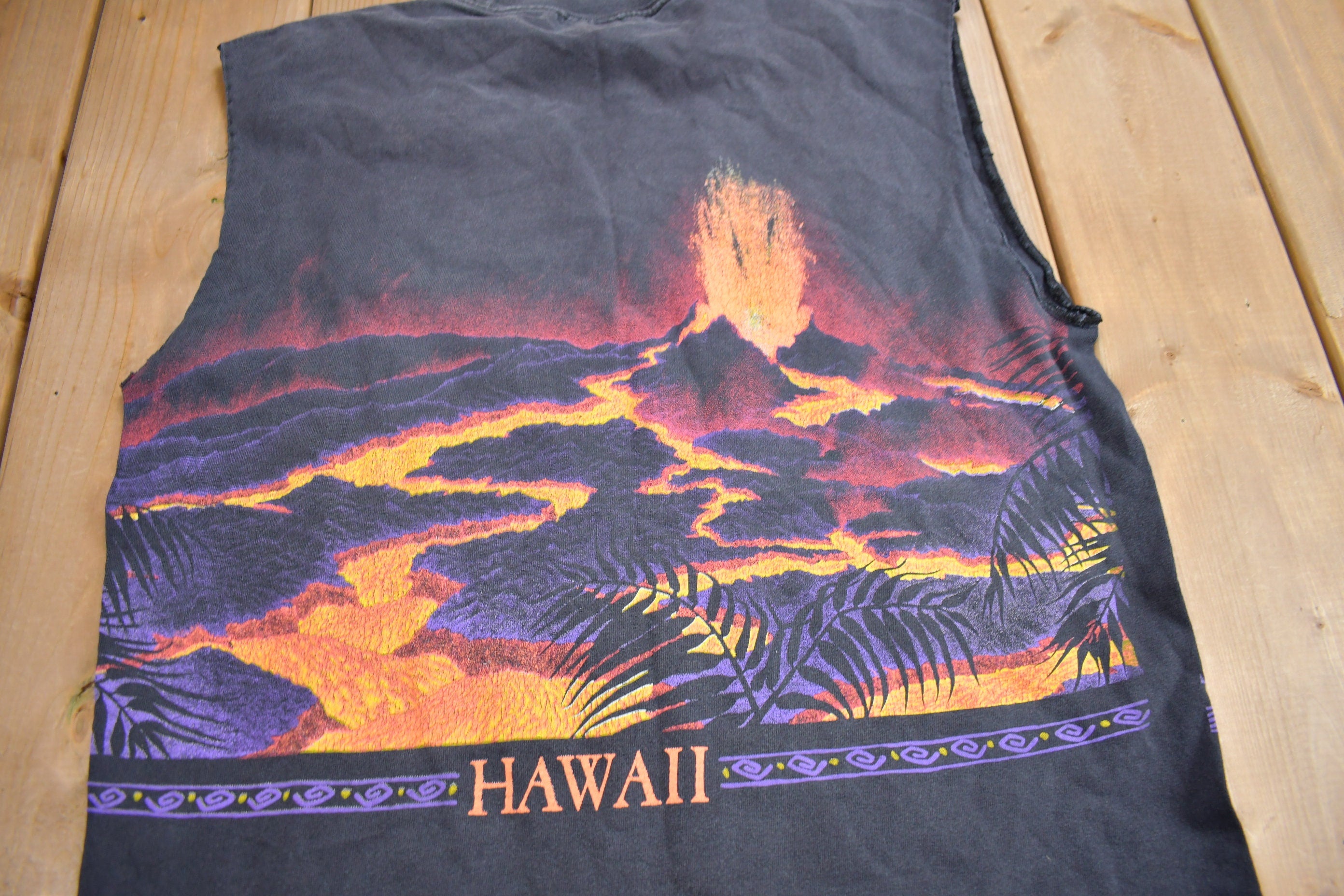 Vintage 1990s Hawaii Volcano Graphic Souvenir T Shirt