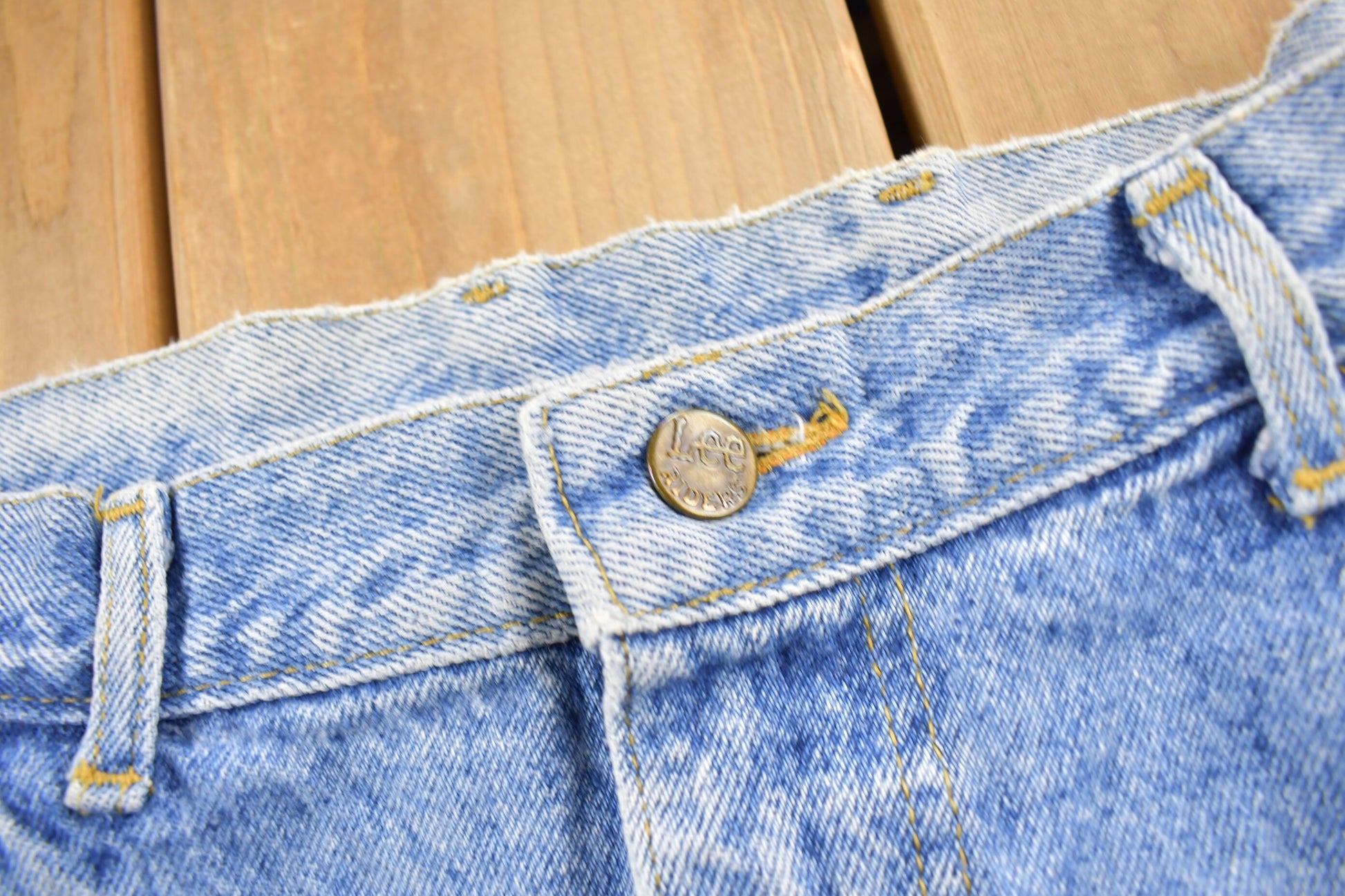 Vintage 1980s Lee Light Wash Denim Women's Jeans Size 32 x 28