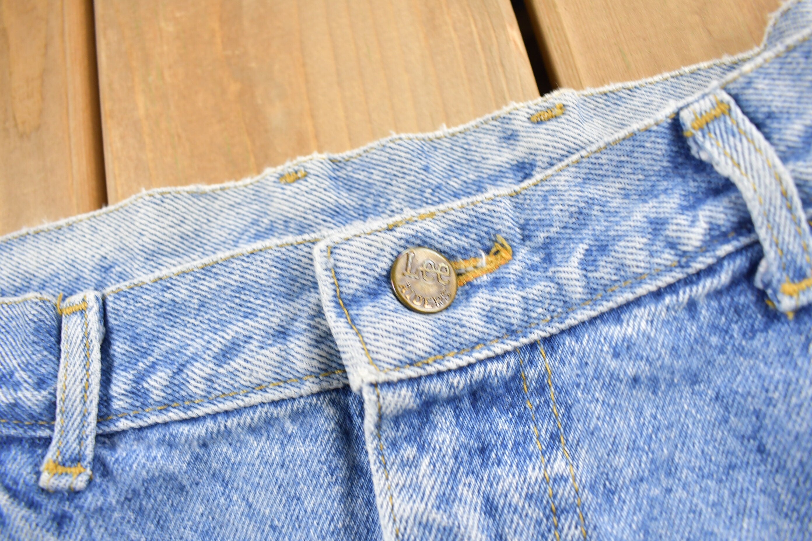 Vintage 1980s Lee Light Wash Denim Women's Jeans Size 32 x 28