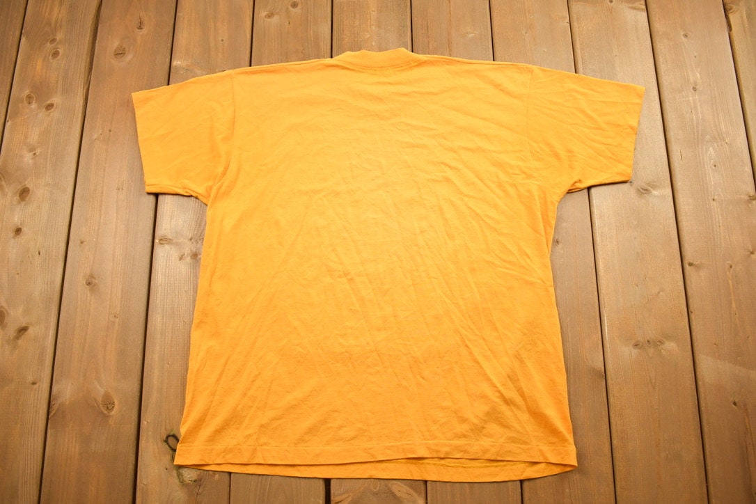 Vintage 1990s West Virginia Mountaineers Collegiate T-Shirt