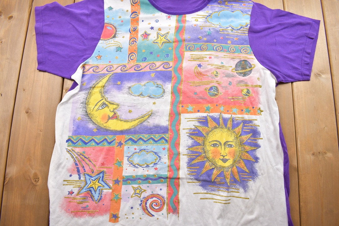 Vintage 1990s Moon And Sun Abstract Sky Graphic T-Shirt