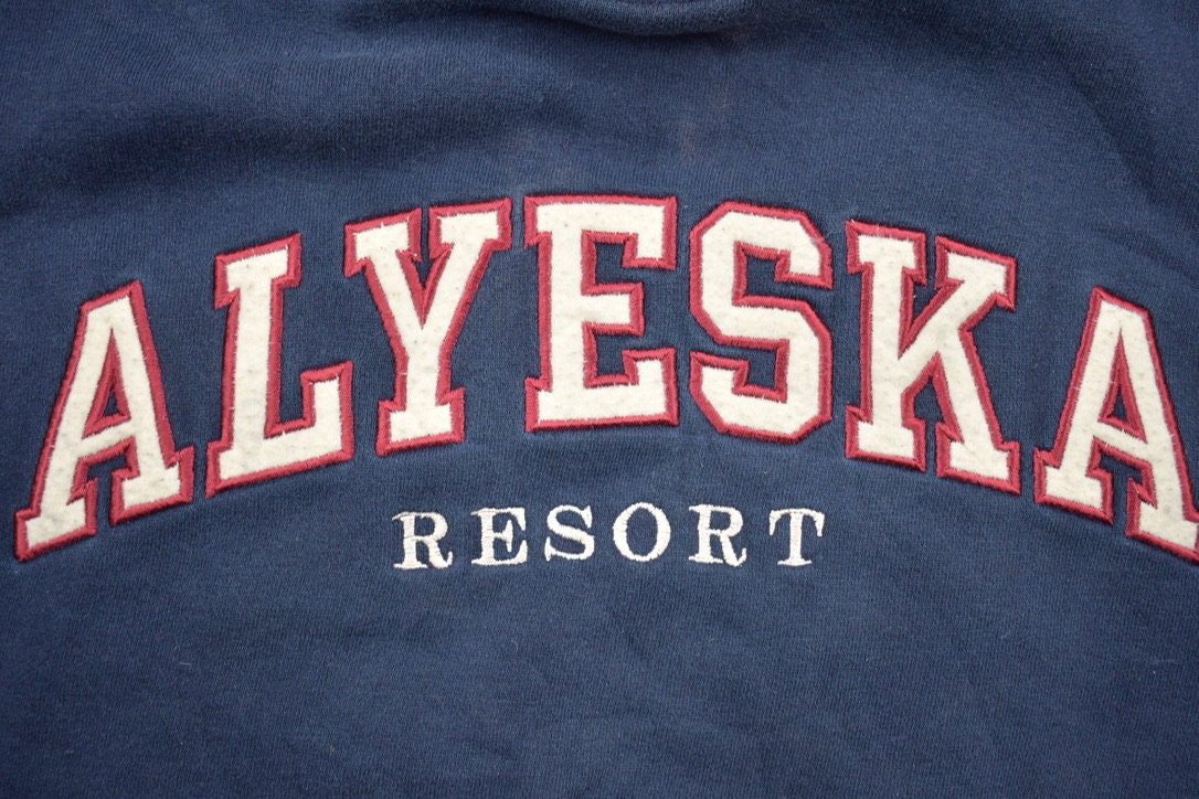 Vintage 1990s Alyeska Resort Alaska Crewneck Sweatshirt