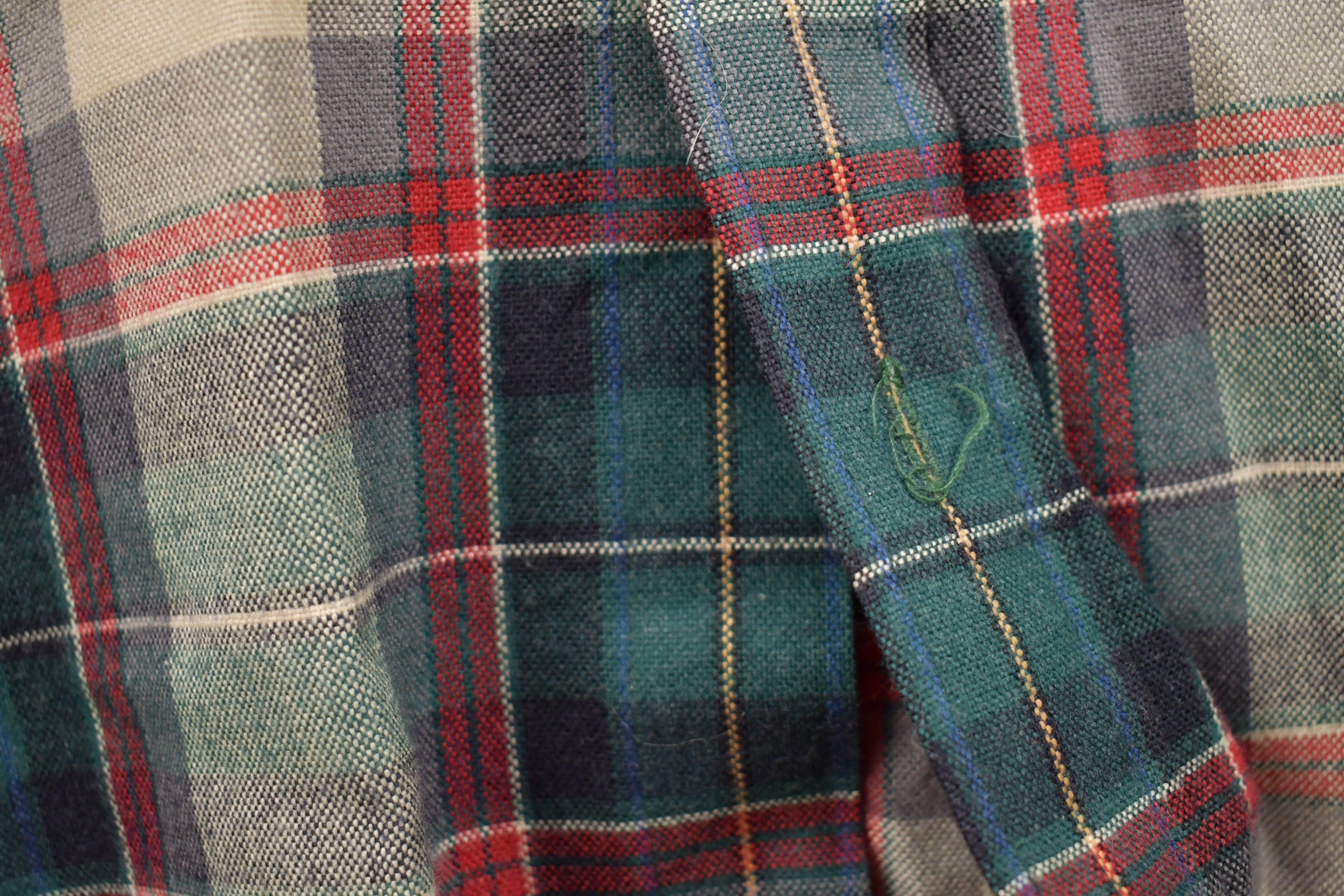 Vintage 1990s Van Heusen Winterweights Plaid Flannel Button Up Shirt