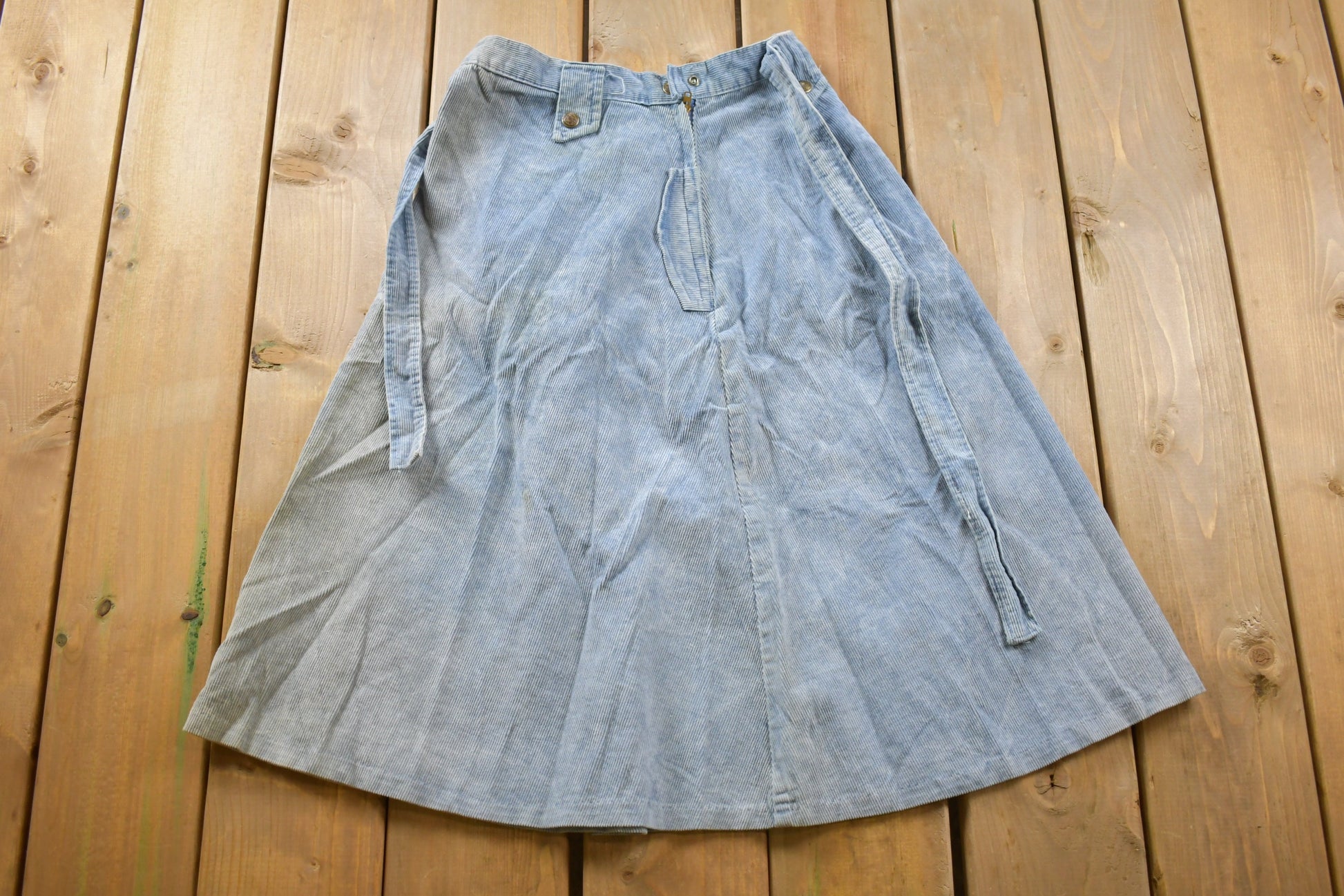 Vintage 1990s Blank Blue Corduroy Pocket Skirt Size 26 x 26 / True Vintage / Vintage Skirt / Retro Style / 100% Cotton