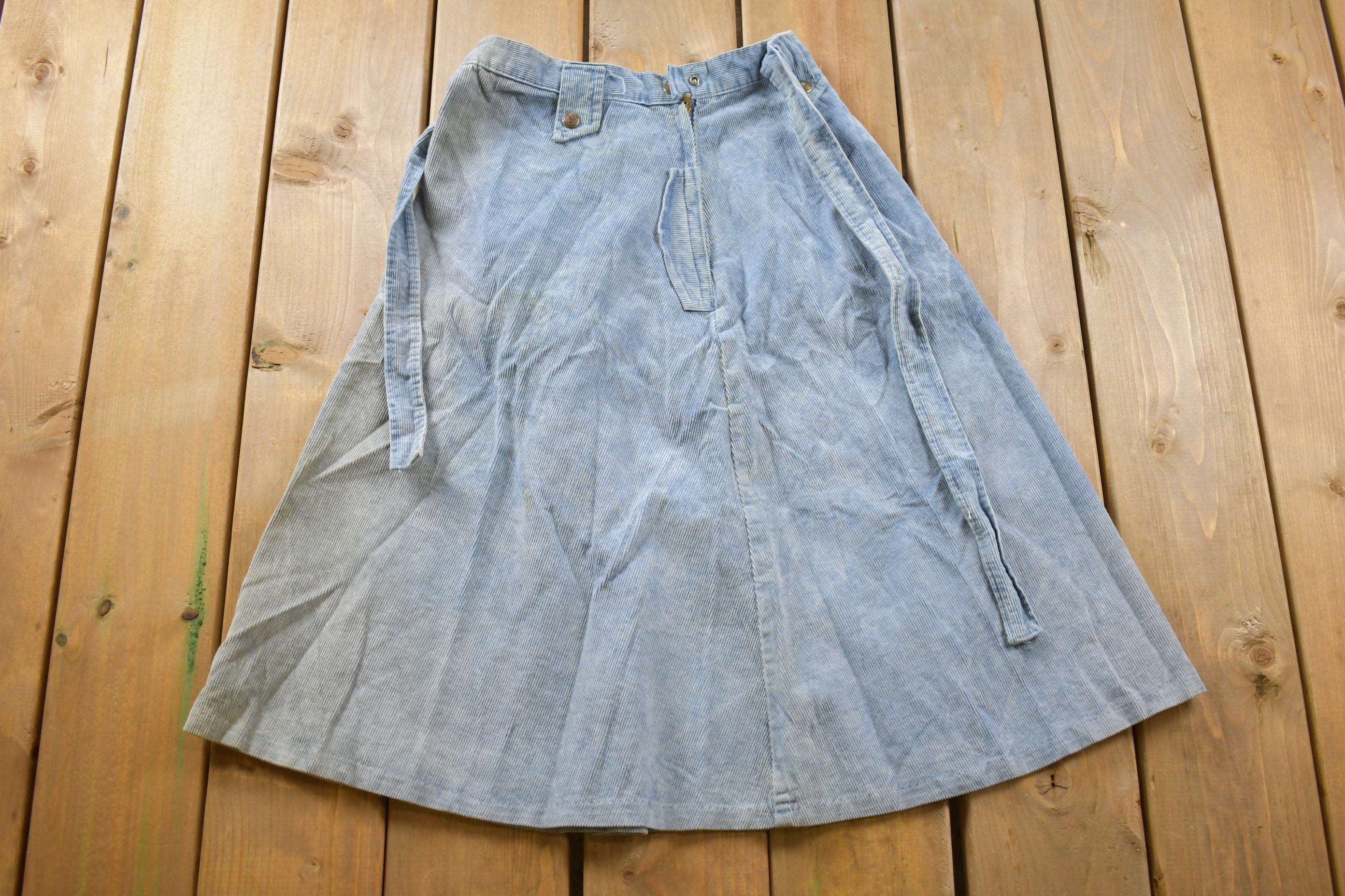 Vintage 1990s Blank Blue Corduroy Pocket Skirt Size 26 x 26