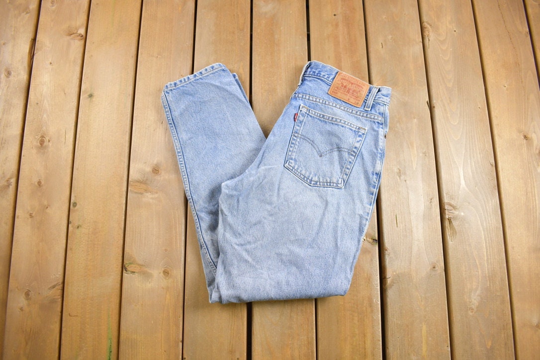 Vintage 1990s Levi's 550 Red Tab Denim Jeans Size 32 x 30