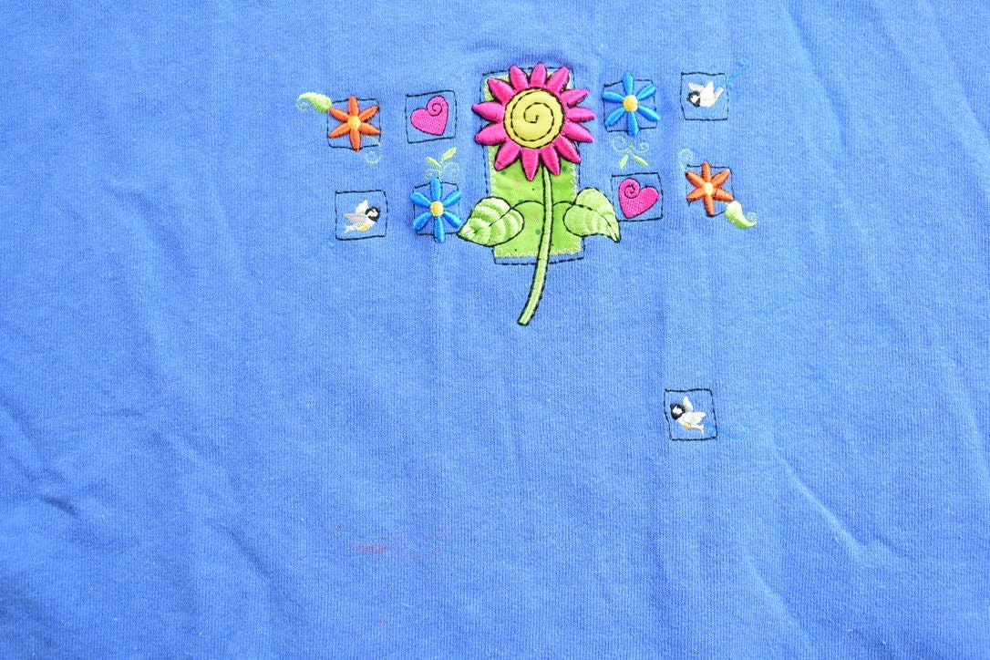 Vintage 1990s Spiral Sunflower Colourful Cute Crewneck Sweater