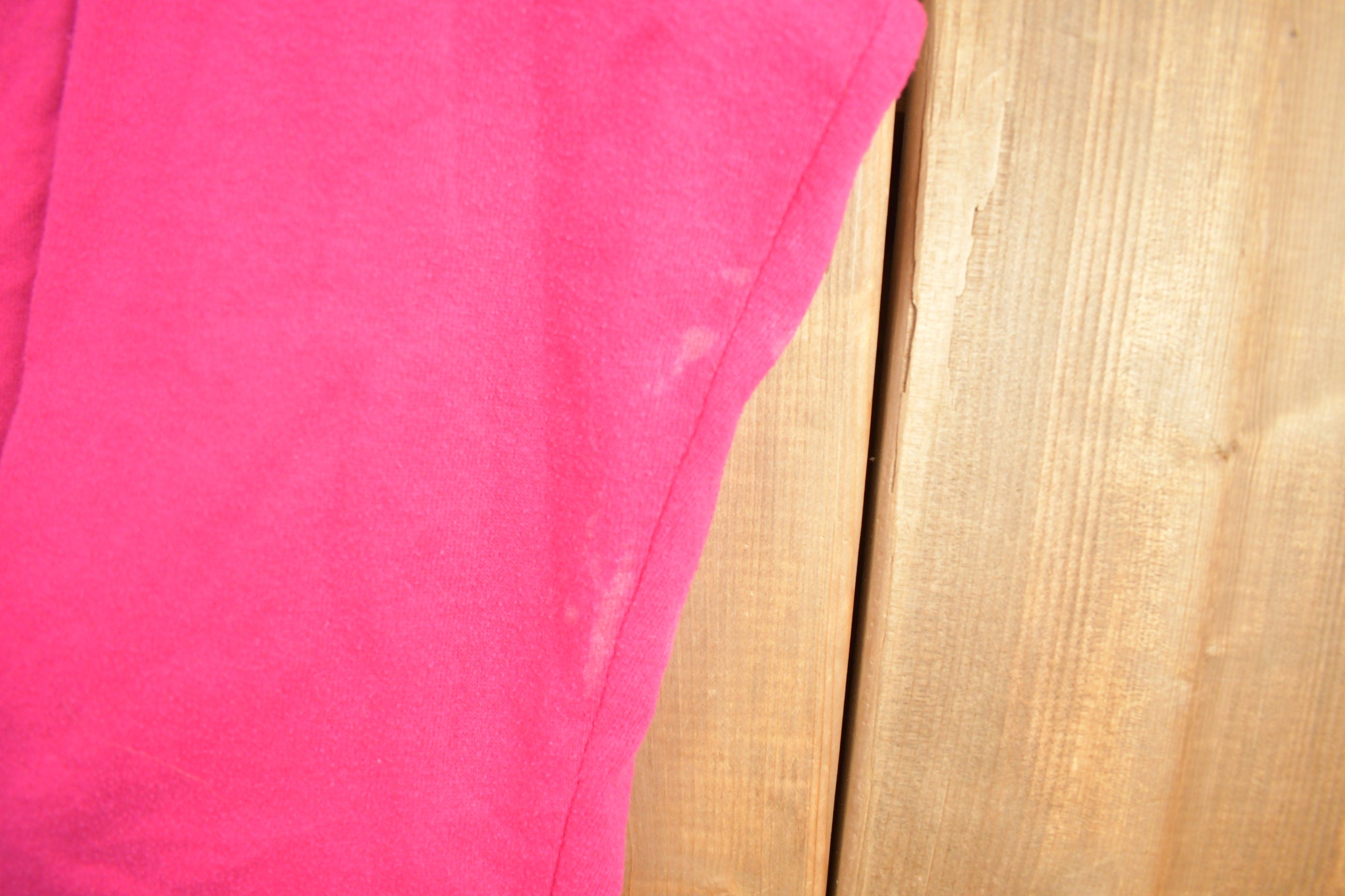 Vintage 1990s Pink Heart-Shaped Floral Wreath Crewneck Sweatshirt