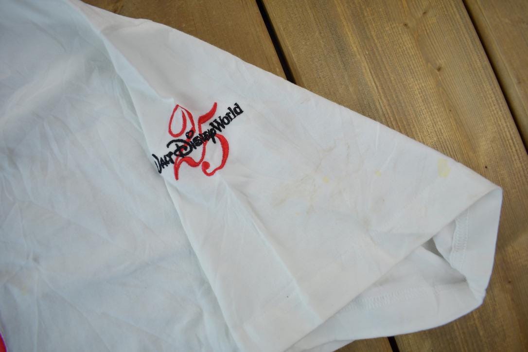 Vintage 1990s Walt Disney World Embroidered T-Shirt