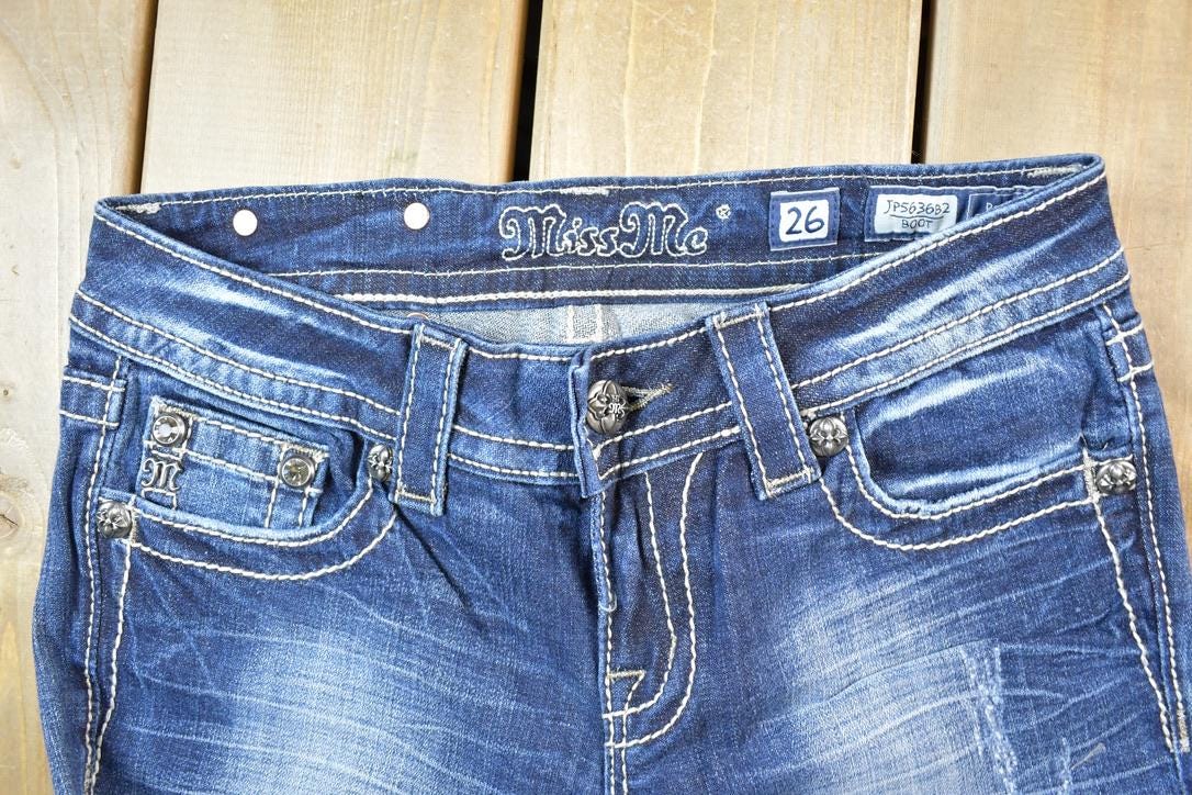 Vintage Y2K Miss Me Bedazzled Low Rise Jeans Size 26x31