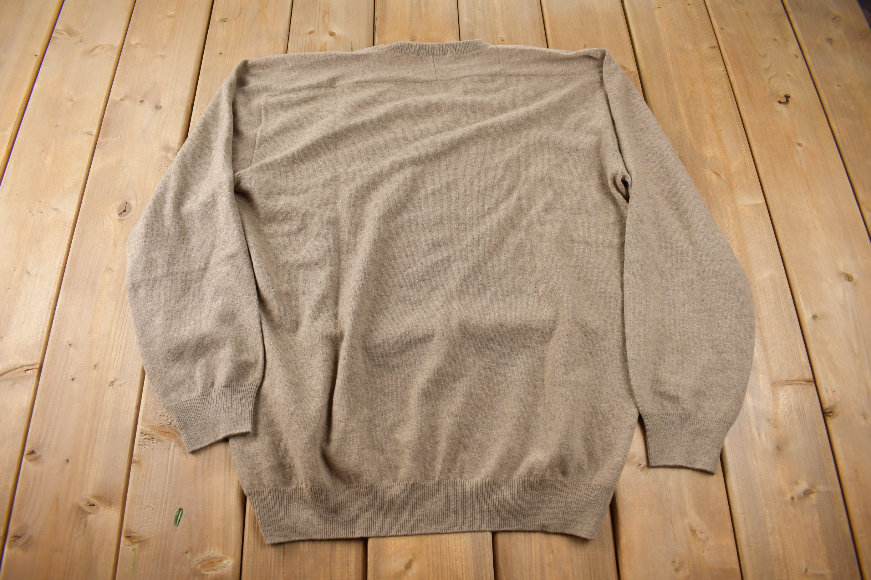 Vintage 1990s V-Neck Knit Sweater Made In Italy Size XL