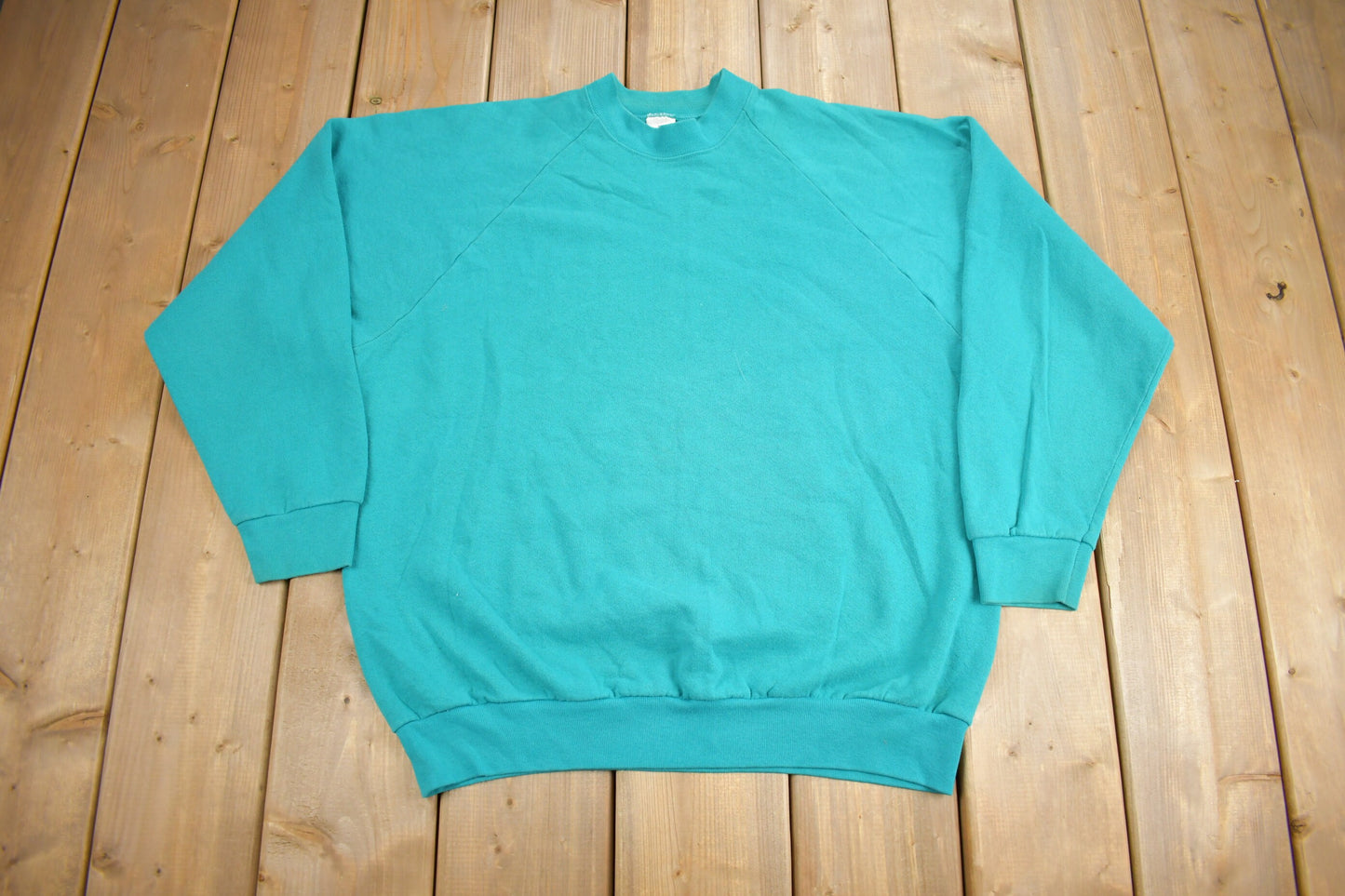 Vintage 1980s Blank Turquoise Crewneck Sweatshirt / 80s Crewneck / Essential / Streetwear / 80s Blank / Raglan Sweater / Made In USA