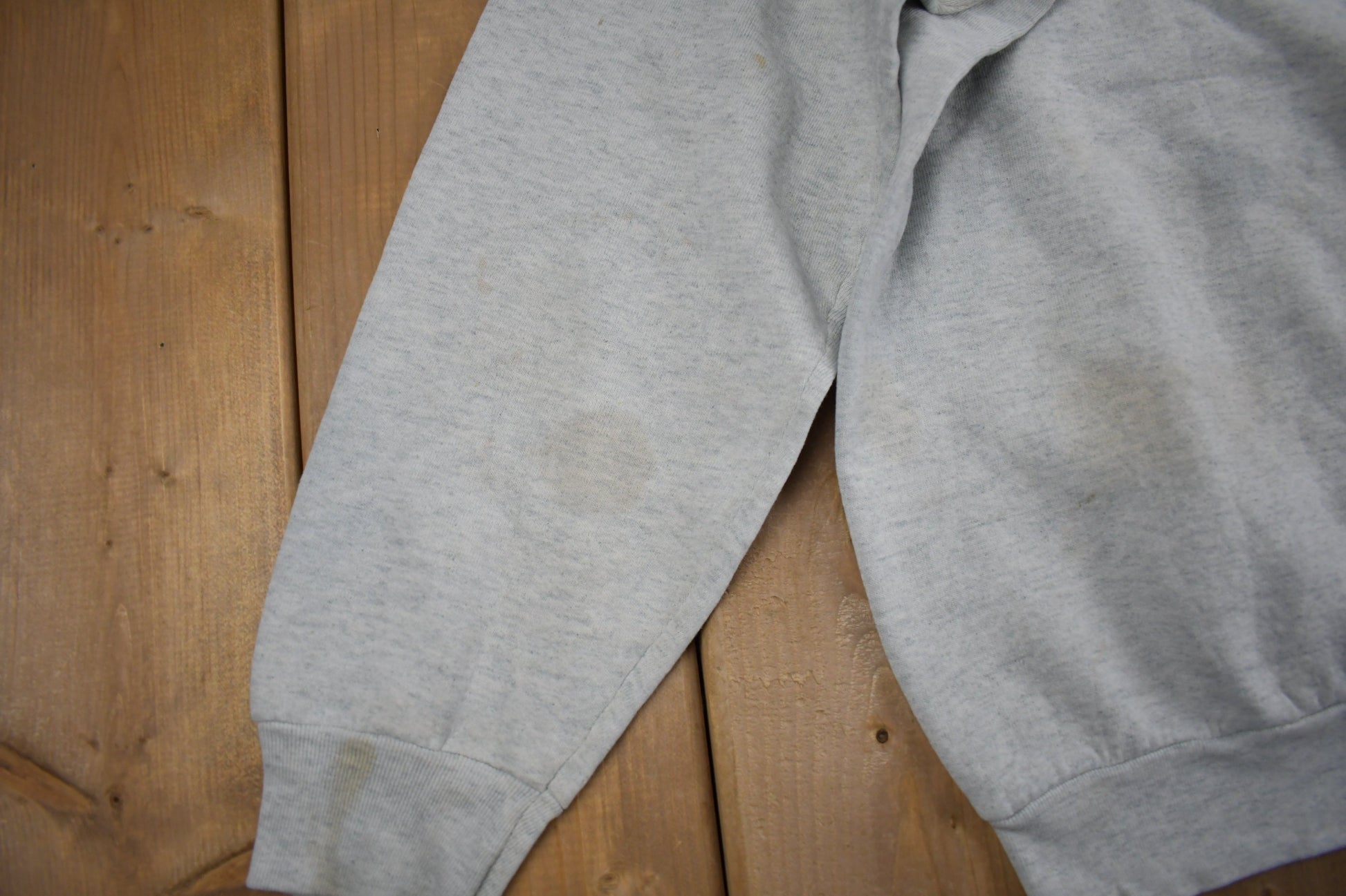 Vintage 1984 Share The Earth Raglan Crewneck Sweatshirt / 80s Crewneck / Made In USA / Earth Day