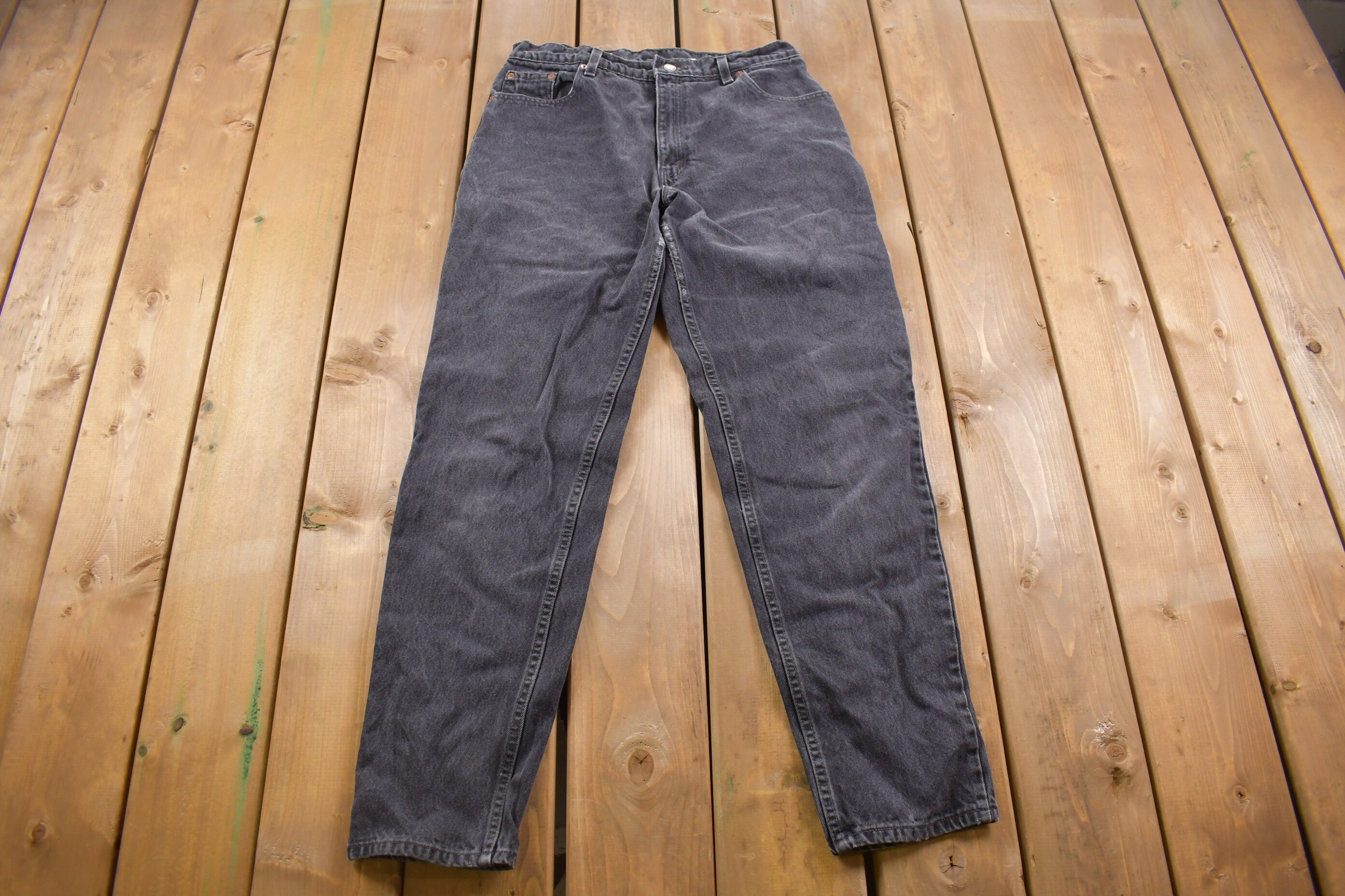 Vintage 1990s Levi's 550 Red Tab Jeans Size 32 x 31 / Made in USA / 90s Denim / Streetwear Fashion / Vintage Black Denim / Vintage Levi's