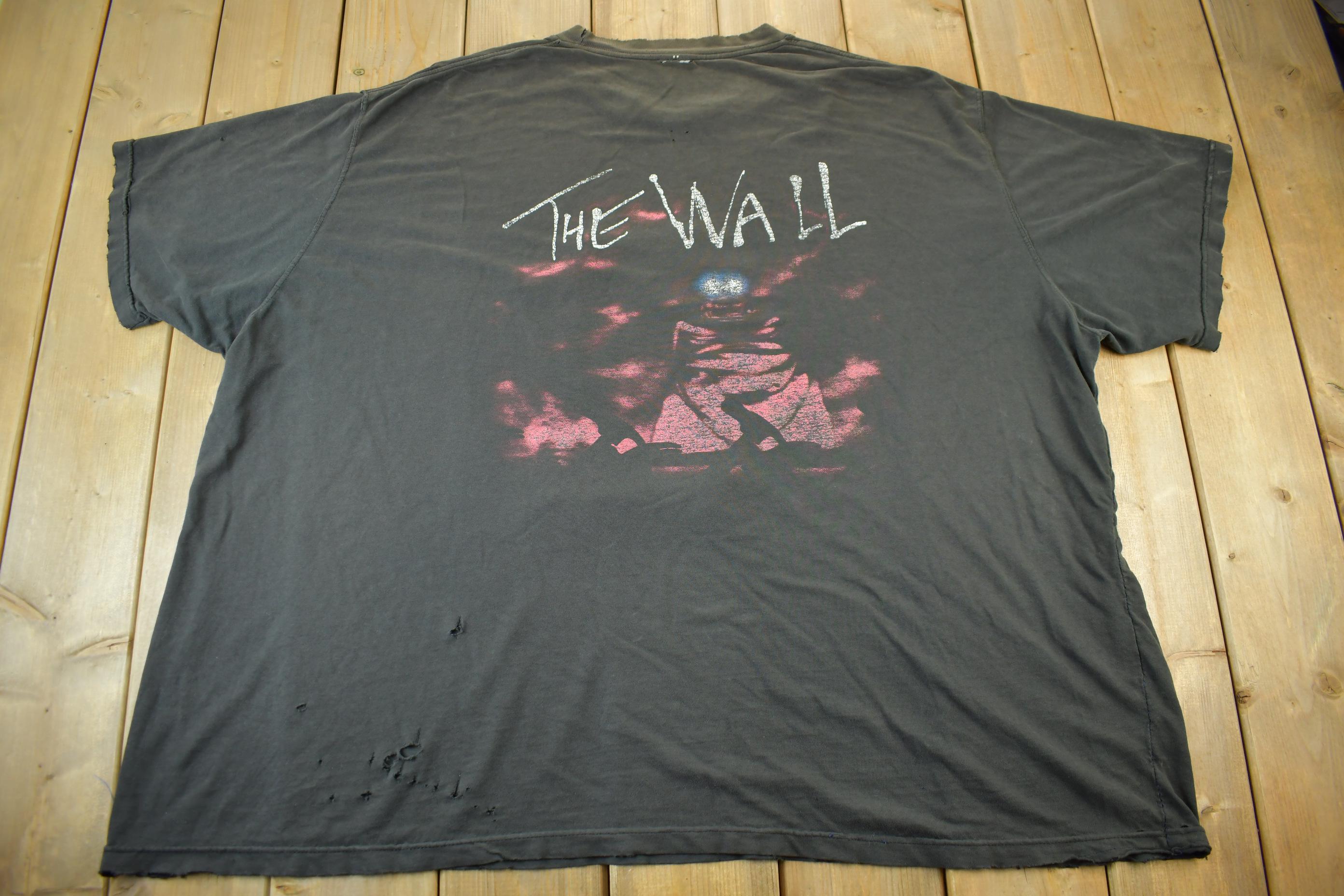 Vintage 1990s Pink Floyd The Wall Tour T-Shirt