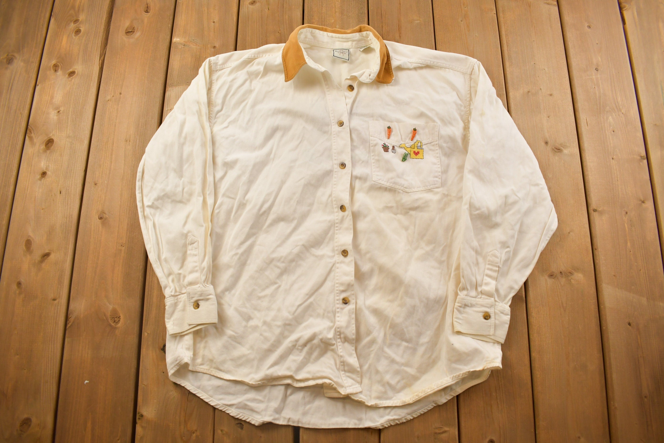 Vintage 1990s Boundary Waters Cute Farmer Button Up Shirt