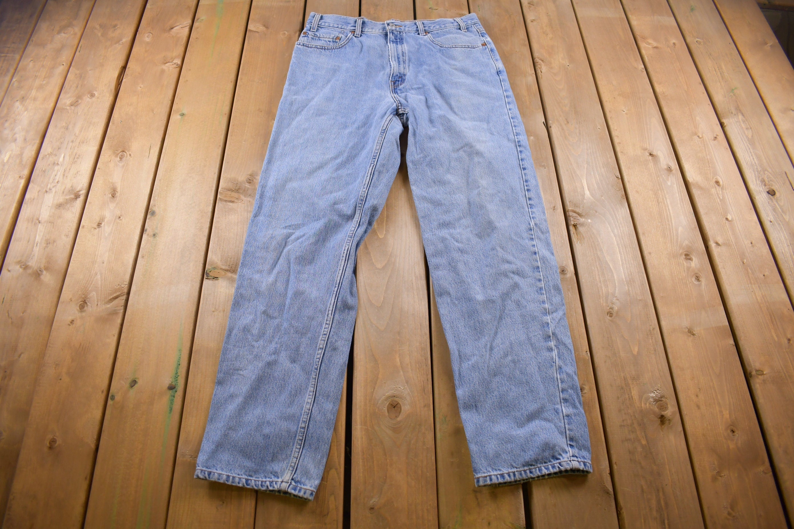 Vintage 1990s Levi's 550 Red Tab Jeans Size 34 x 33