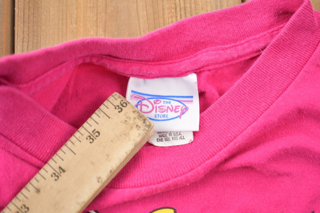 Vintage 1990s Disney Mickey and Minnie Mouse Smack Kiss Heart T-Shirt Cartoon Character  90s  Retro Style  Made in USA  Single Stitch