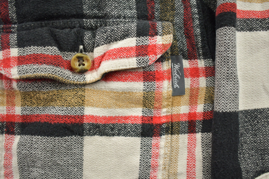Vintage 1990s Woolrich Plaid Button Up Shirt