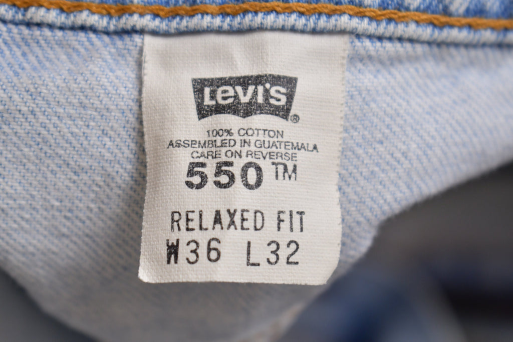 Vintage 1990s Levi's 550 Red Tab Jeans Size 34 x 31