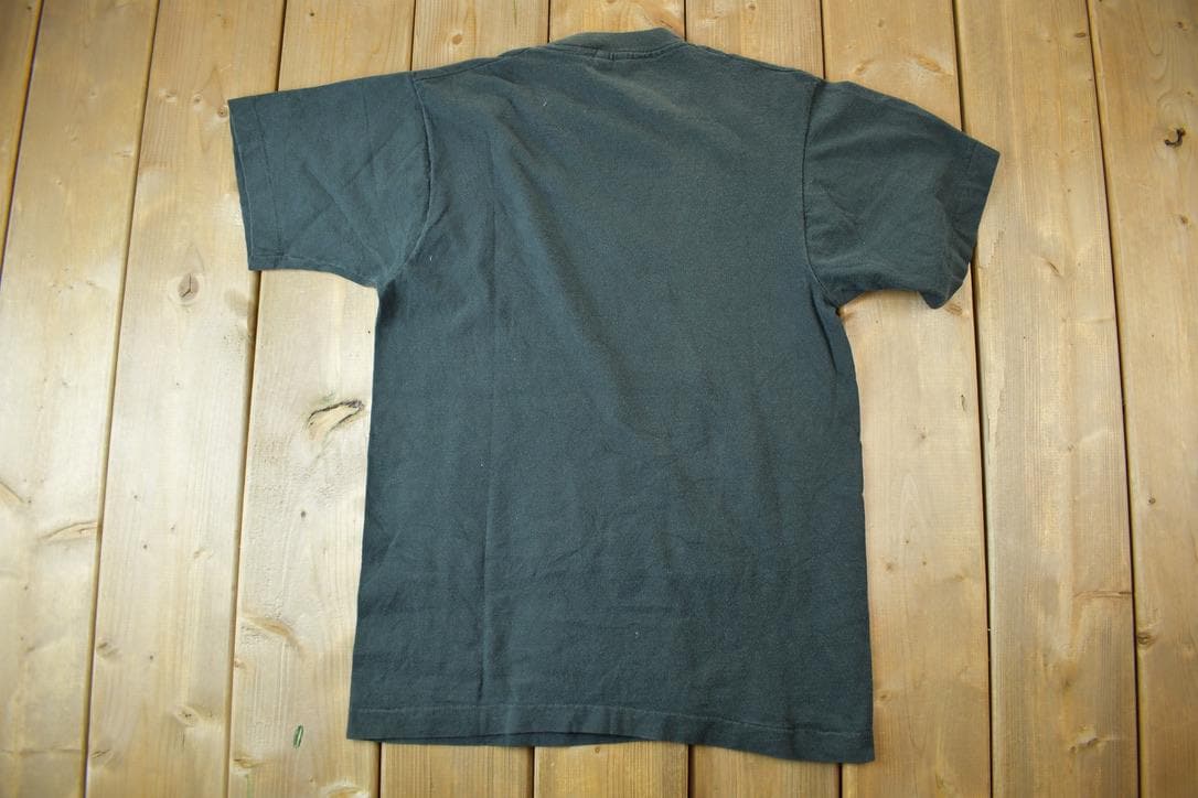 Vintage 1990s Buffalo Bills NFL Graphic T-Shirt