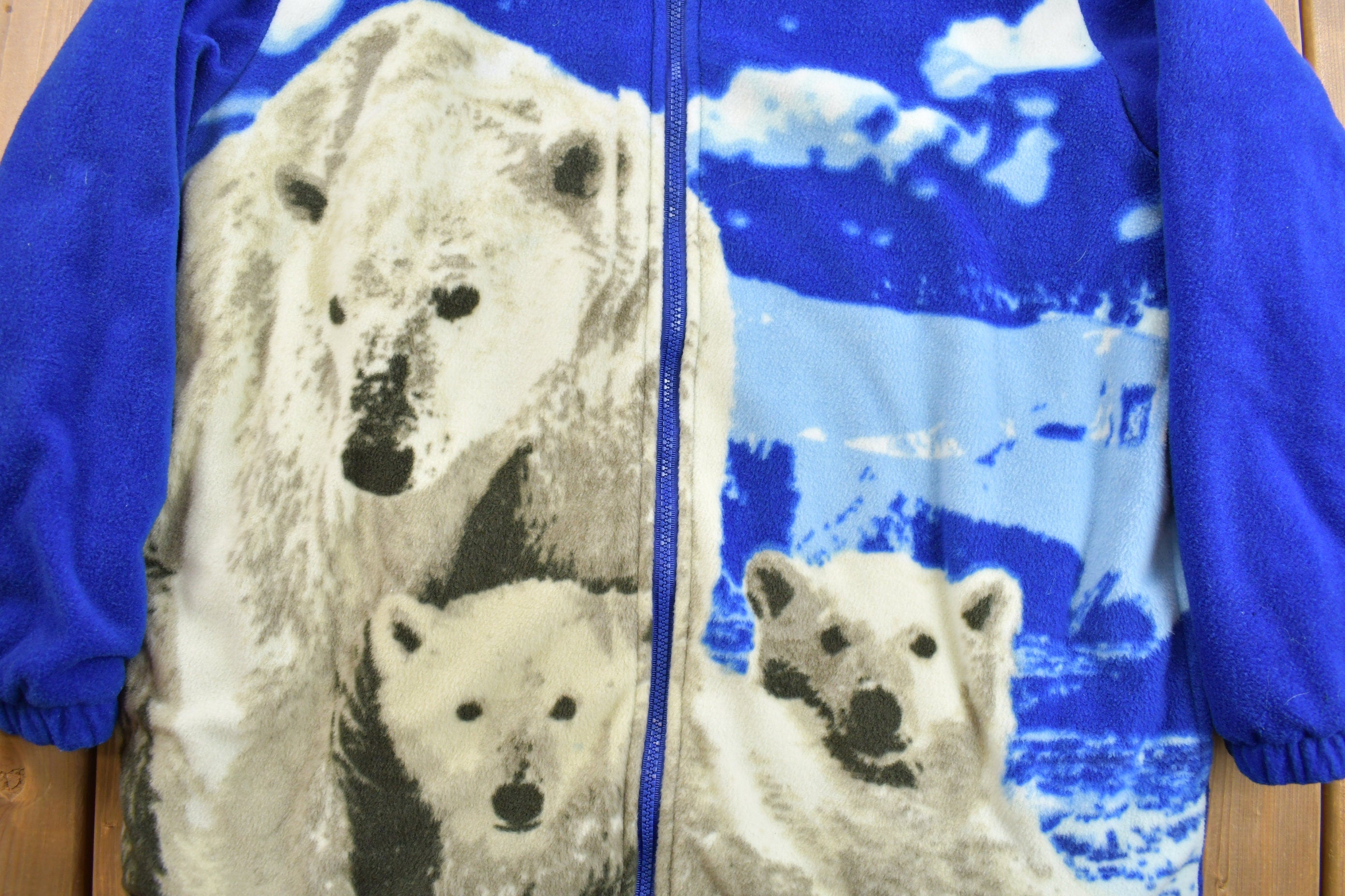 Vintage 1990s Winter Theme Polar Bear Graphic Fleece Sweater Jacket
