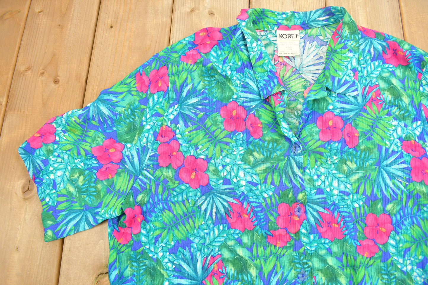 Vintage 1980s Floral Button Up Shirt / Abstract Pattern / Casual Shirt / Beachwear / Women's Vintage / Hawaiian Shirt / Made In USA