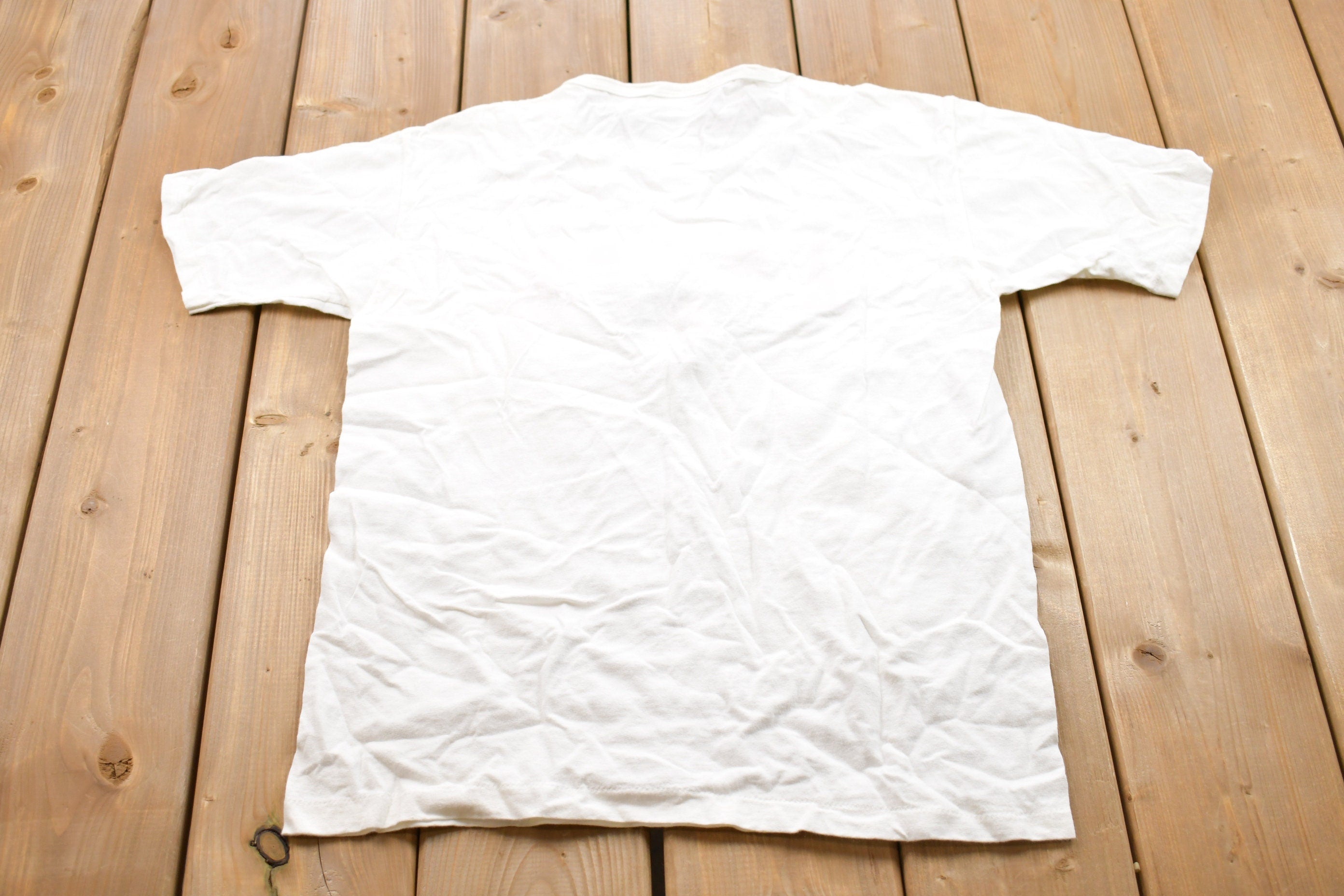 Vintage 1990s Aruba Embroidered Graphic T-Shirt