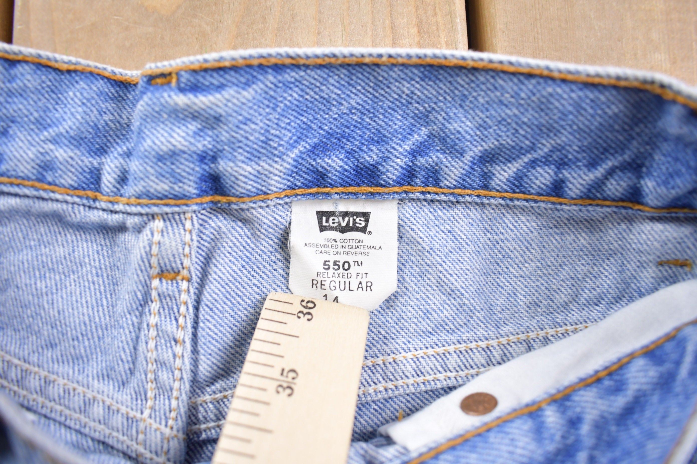 Vintage 1990s Levi 550 Red Tab Jean Shorts Size 26 x 10