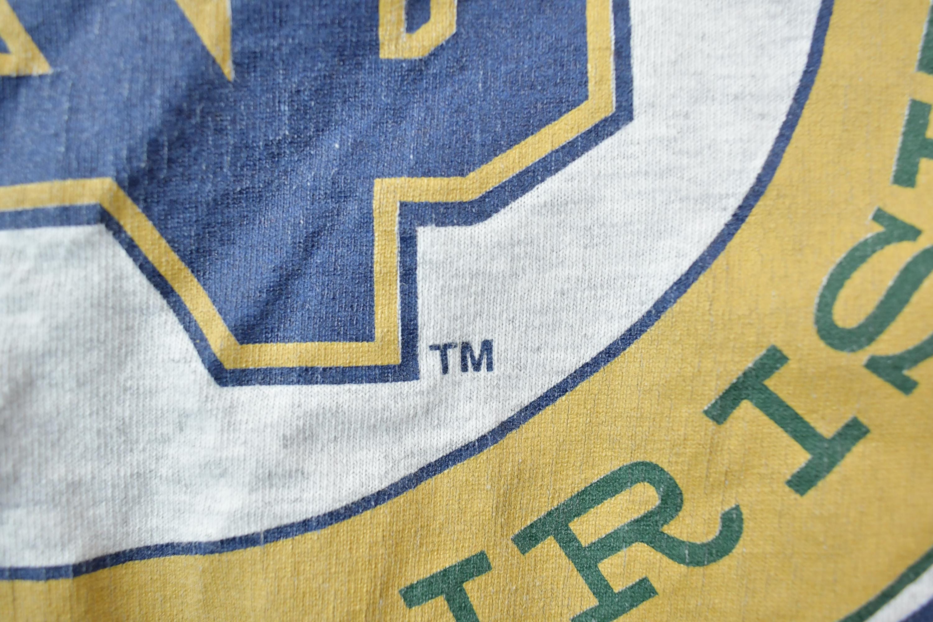 Vintage 1990s Notre Dame Fighting Irish Jansport University Collegiate T-Shirt / NCAA Tee / Americana / Sportswear