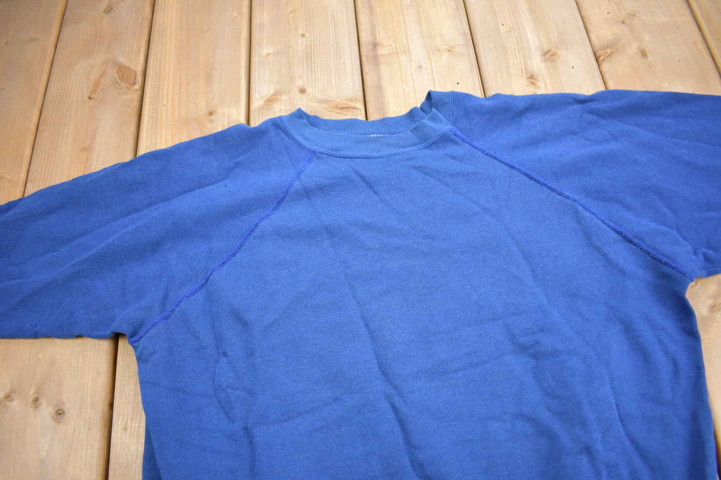 Vintage 1980s Blank Blue Raglan Crewneck Sweatshirt / 80s Crewneck / Made In USA / Essential / Streetwear / 80s Blank