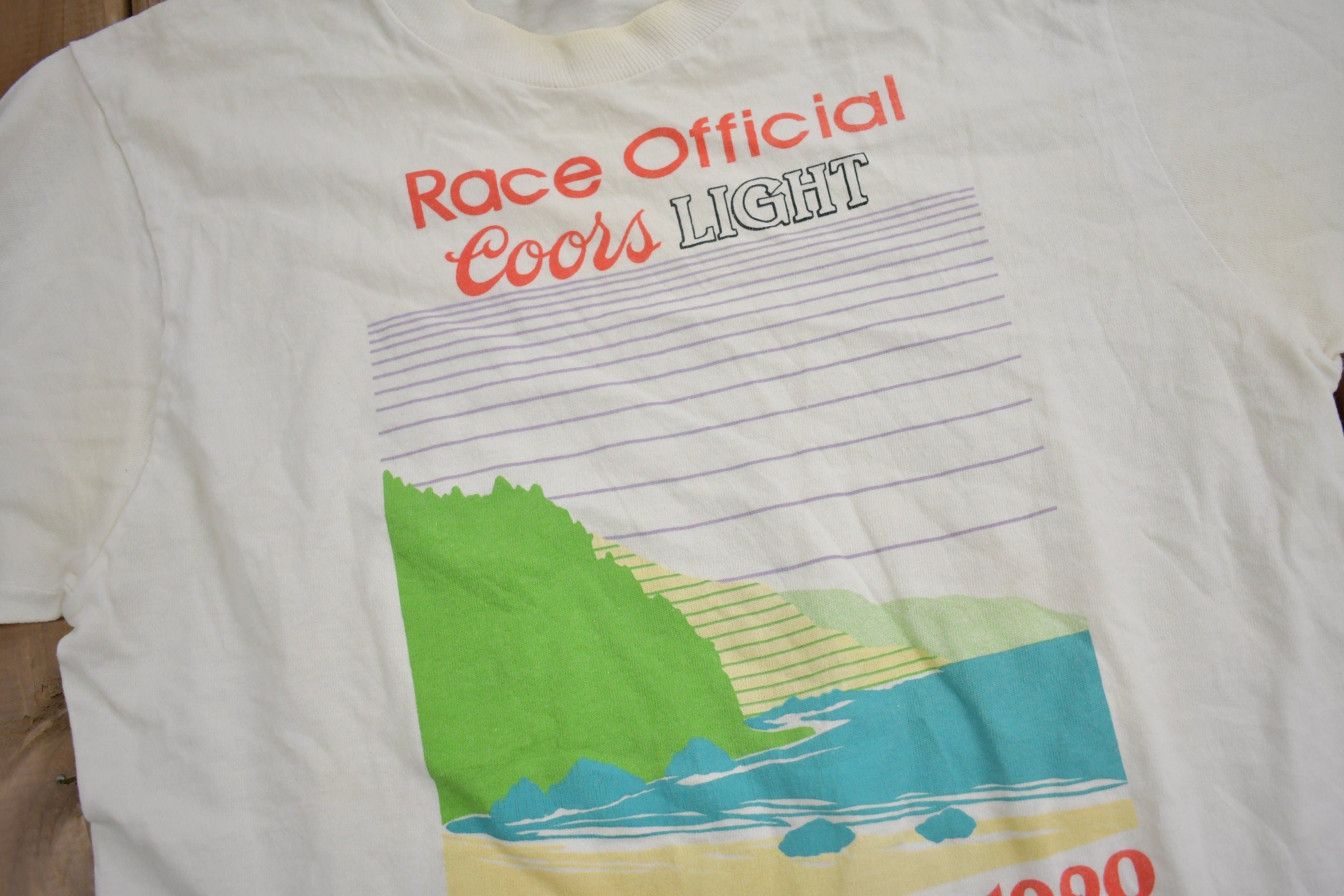 Vintage 1990 Vancouver Island Runners Association Graphic T Shirt