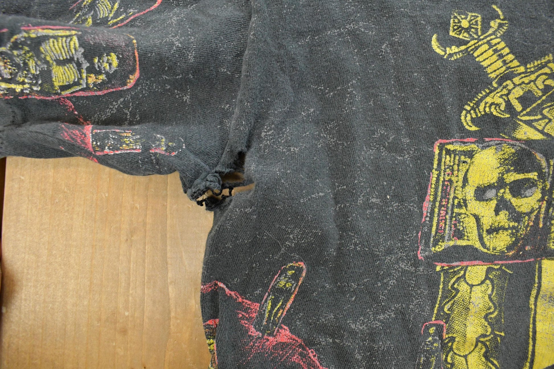 Vintage 1991 Slayer Seasons in the Abyss Tour Thrashed Band T-Shirt Men's XL