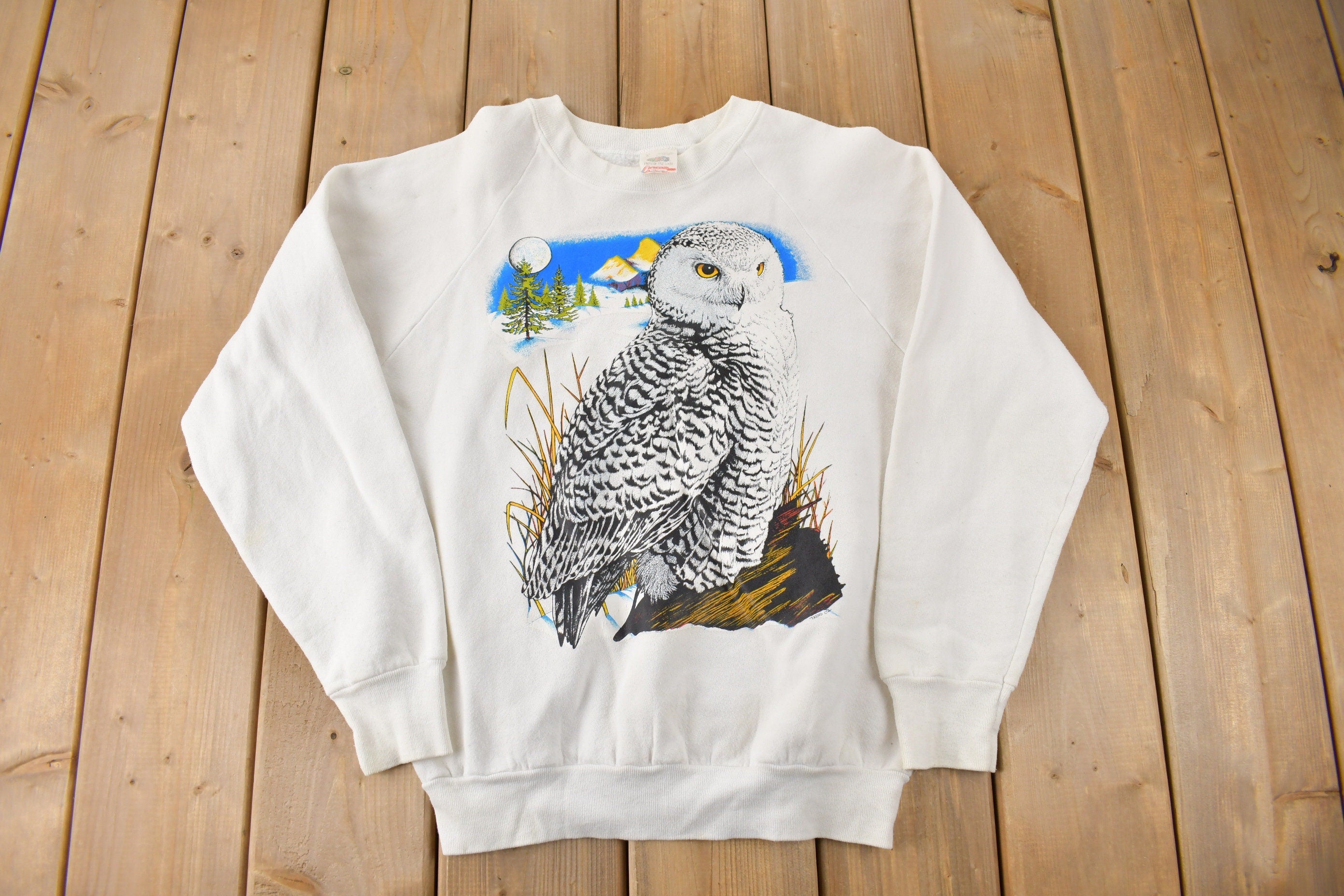 Vintage 1990s Snowy Owl Graphic Raglan Crewneck Sweatshirt Made In USA