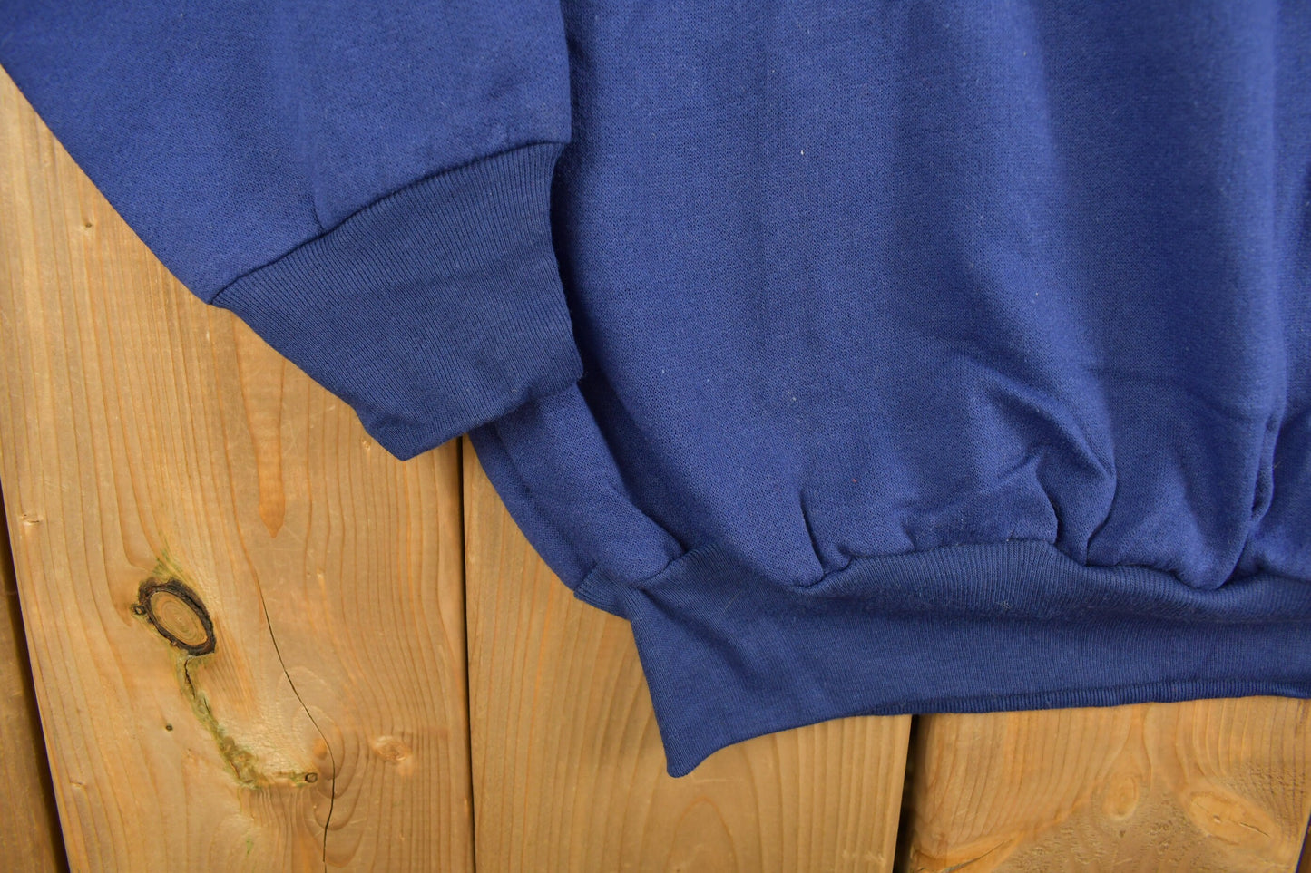 Vintage 1980s Blank Blue Stag Crewneck Sweatshirt / 80s Crewneck / Made In Canada / Essential / 80s Blank / Raglan Sleeve Crewneck