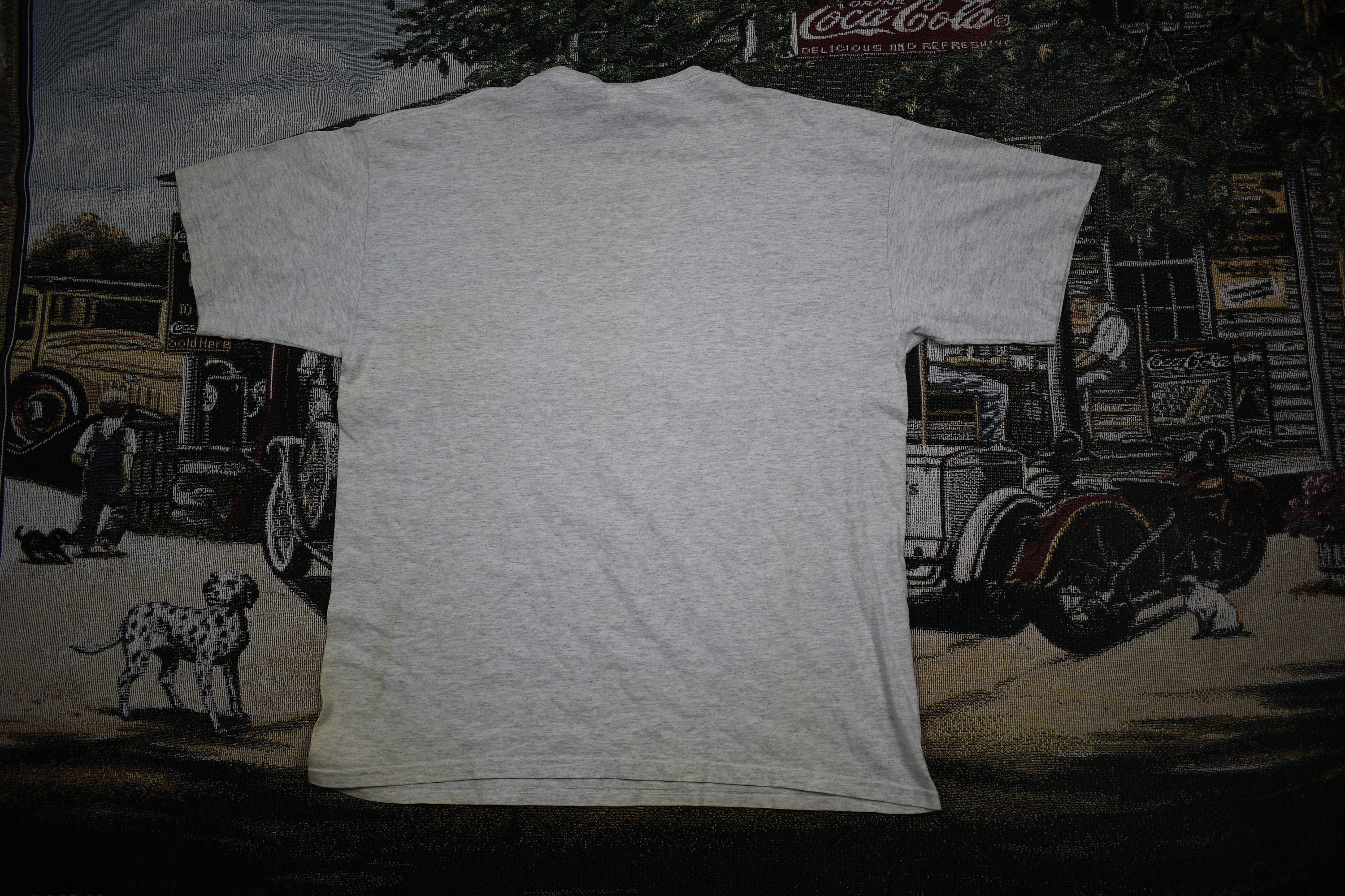 Vintage 1990s Looney Tunes Tweety Bird Graphic T Shirt