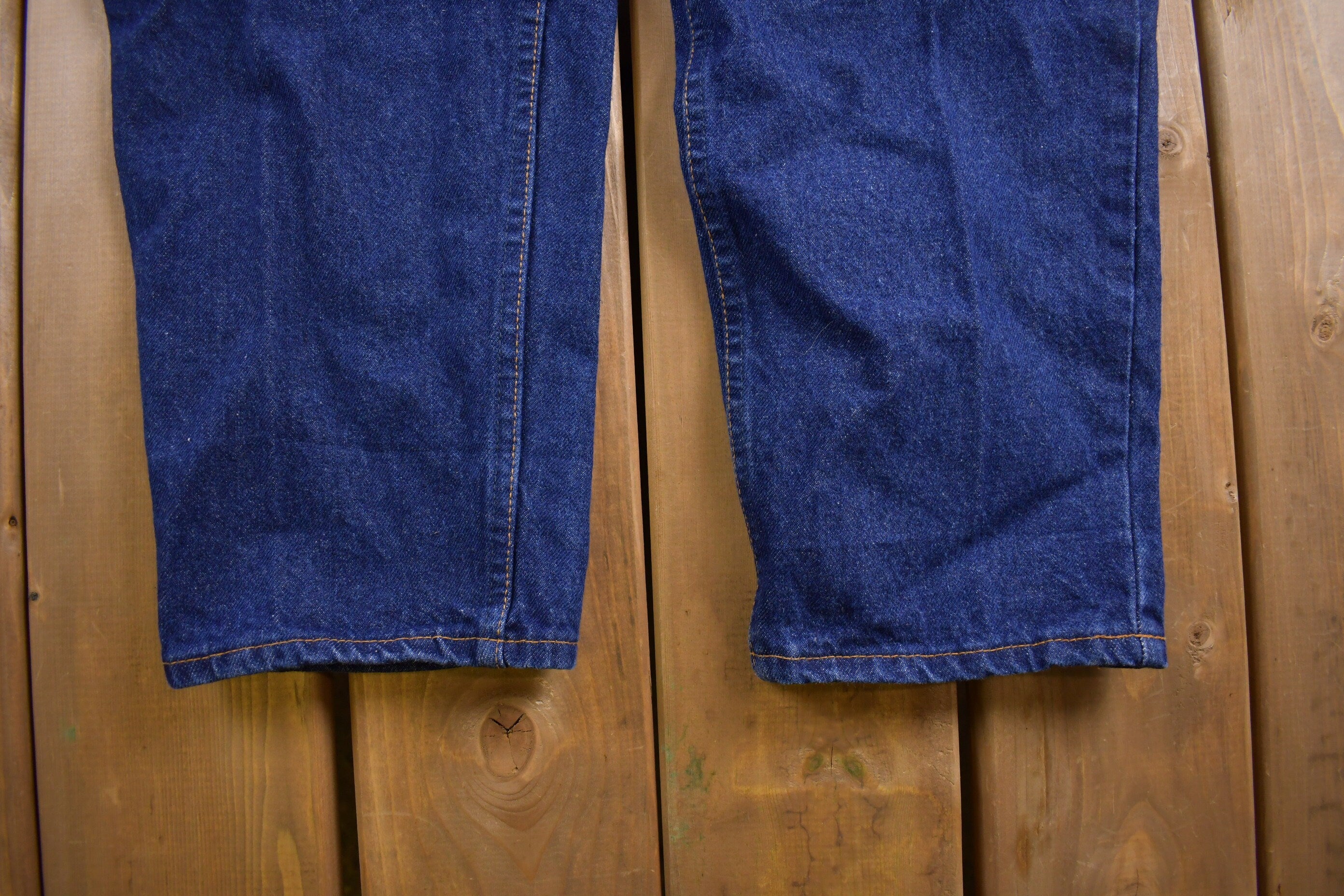 Vintage 1990s Levi's 550 Orange Tab Dark Blue Jeans Size 35 x 29