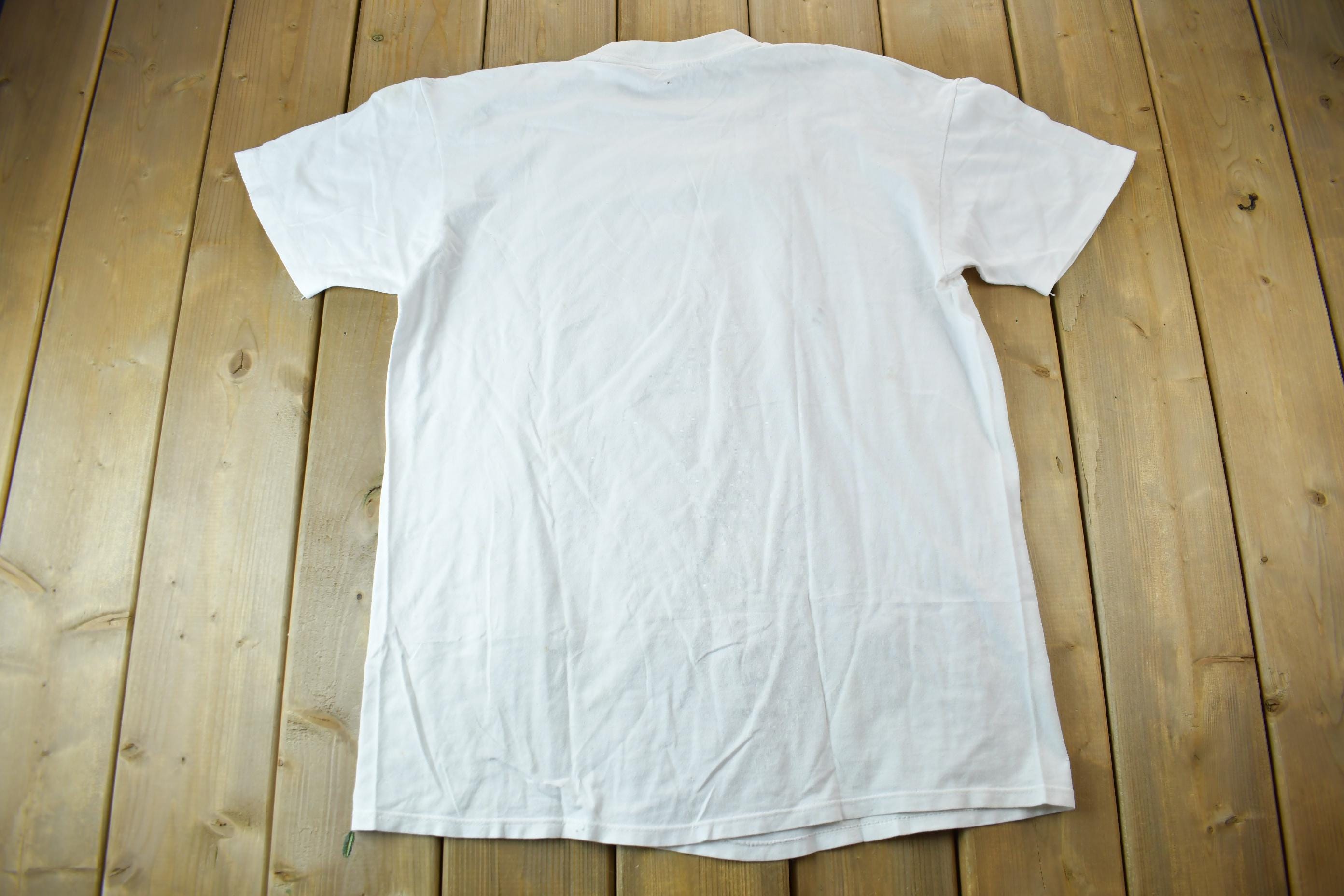 Vintage 1989 Jungle Cats Theme Graphic T-Shirt